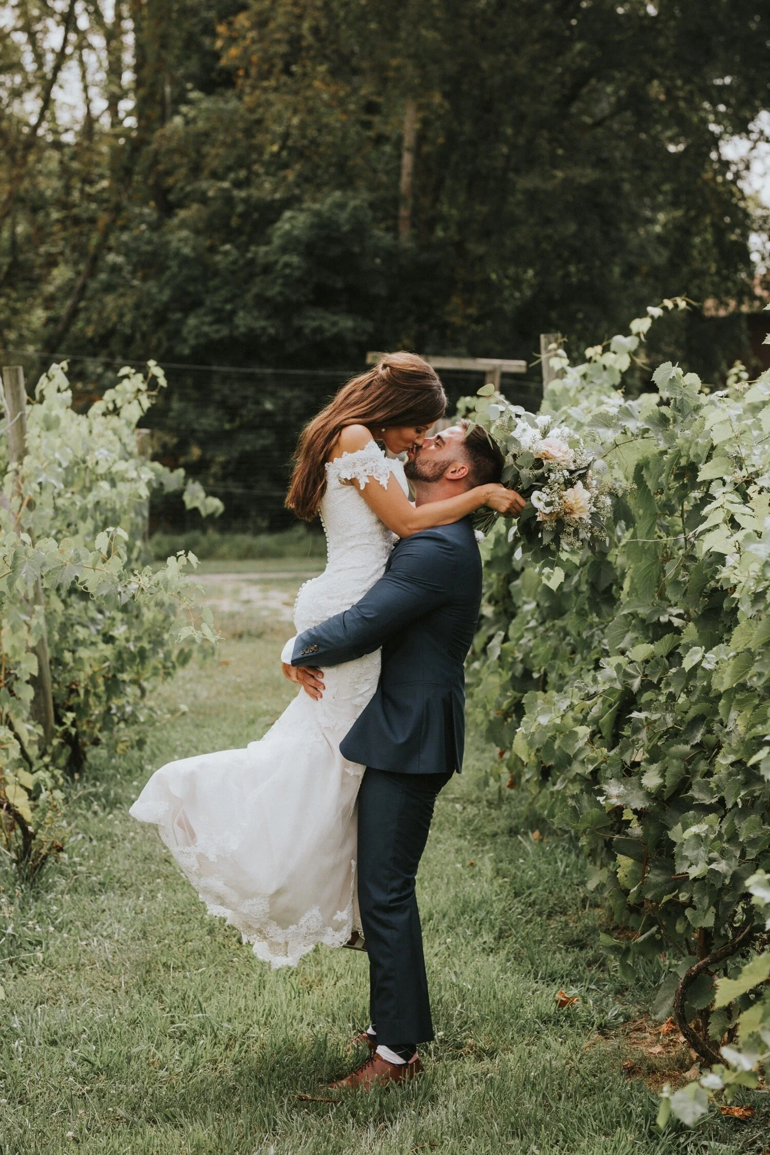 Hudson Valley Wedding Photographer, Brotherhood Winery, Brotherhood Winery Wedding, Justin Alexander Dress, Vassar College Chapel