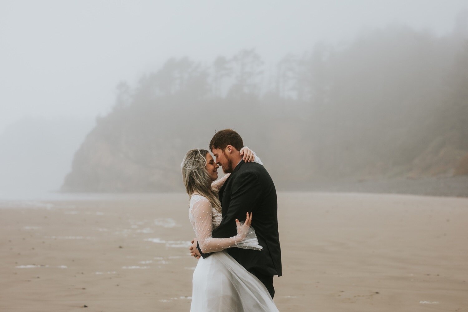 Oregon Wedding Photographer, Ecola State Park Elopement, Cannon Beach Elopement, Hug Point Oregon, Oregon Elopement, Oregon Elopement Photographer