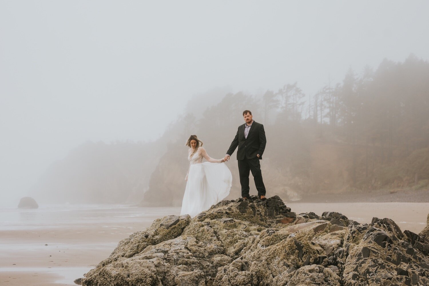 Oregon Wedding Photographer, Ecola State Park Elopement, Cannon Beach Elopement, Hug Point Oregon, Oregon Elopement, Oregon Elopement Photographer