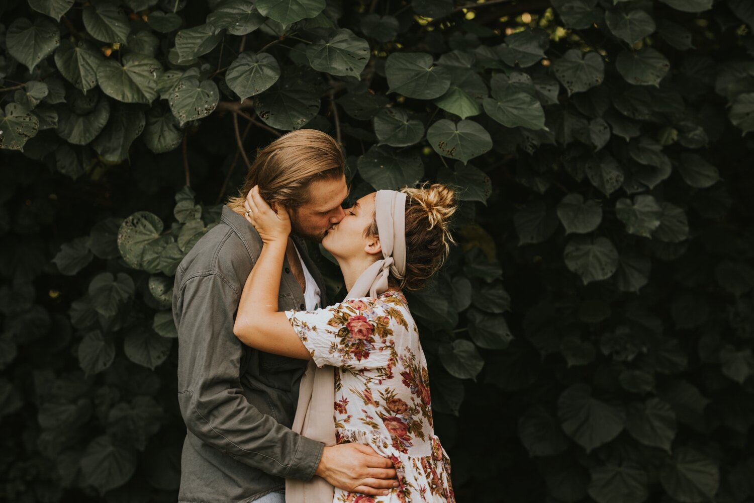 Waimea Valley, Waimea Bay, Waimea Oahu, Waimea Valley Botanical Gardens, Waimea Valley Wedding, Oahu Wedding Photographer, Oahu Couple's Session