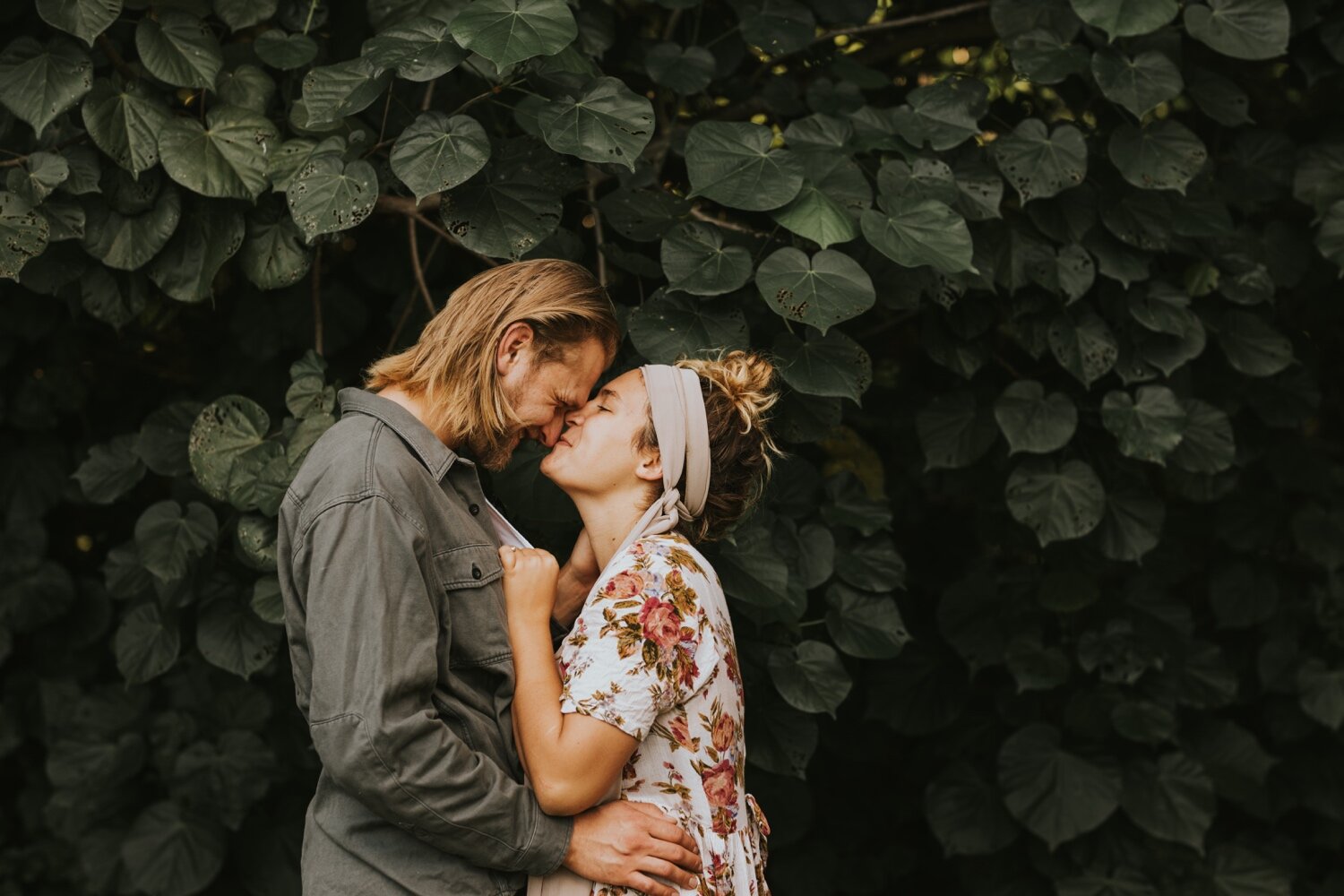 Waimea Valley, Waimea Bay, Waimea Oahu, Waimea Valley Botanical Gardens, Waimea Valley Wedding, Oahu Wedding Photographer, Oahu Couple's Session