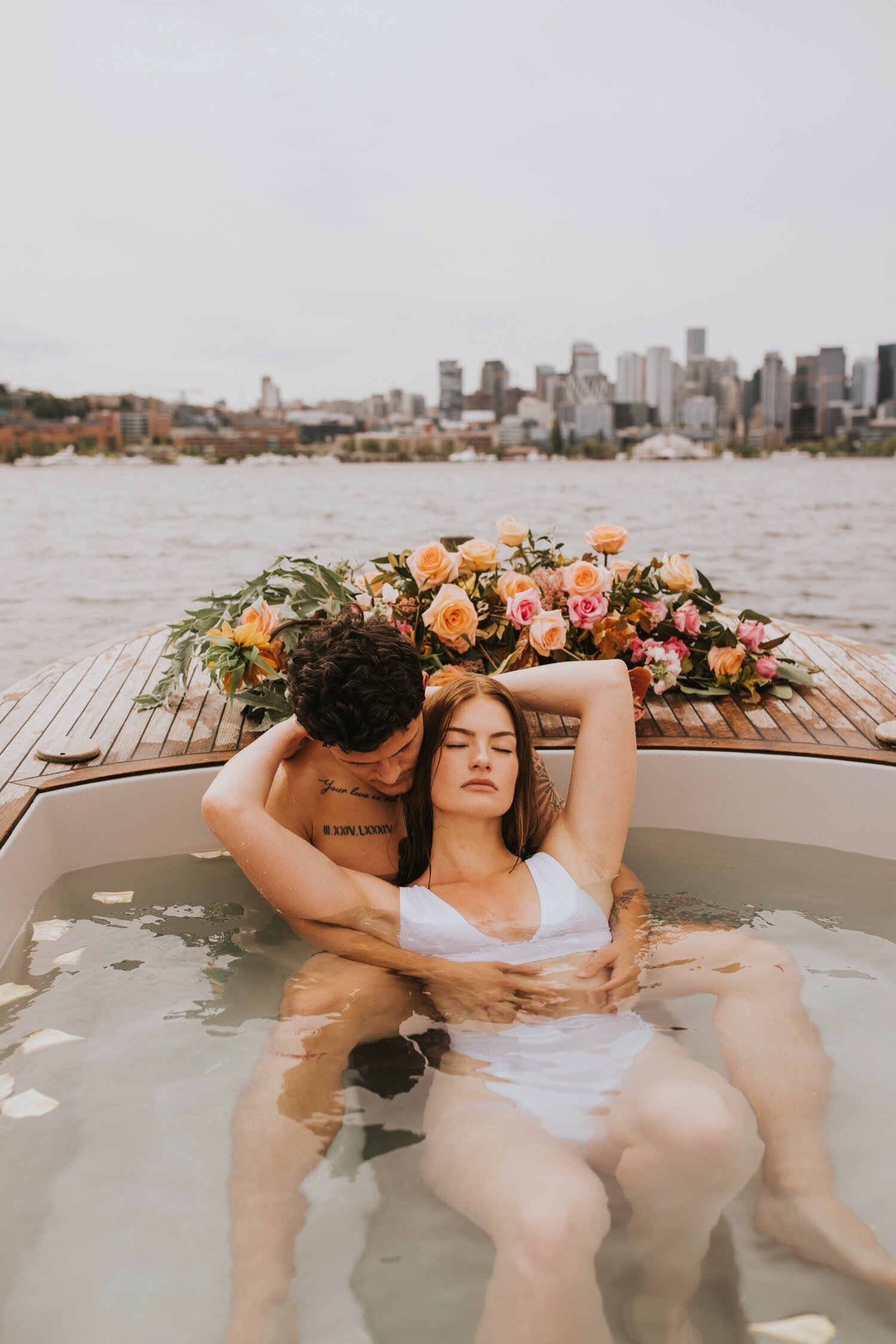 seattle engagement session, hot tub boat, seattle wedding photographer, hudson valley wedding photographer, new york wedding photographer, seattle couples session, seattle hot tub boat