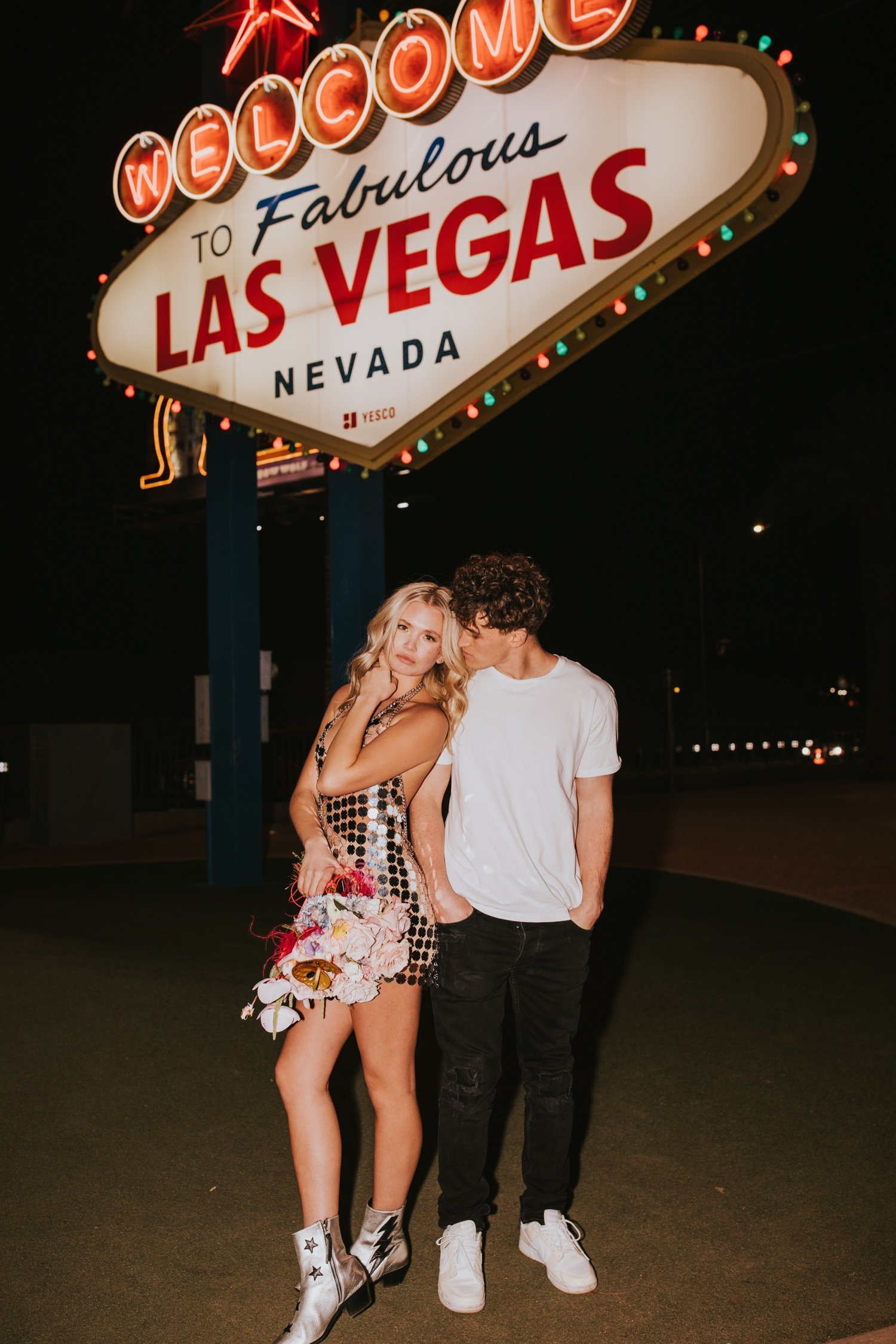 las vegas wedding photographer, las vegas wedding, welcome to las vegas sign, hudson valley wedding photographer, nevada wedding, vegas elopement, vegas, elopement photographer