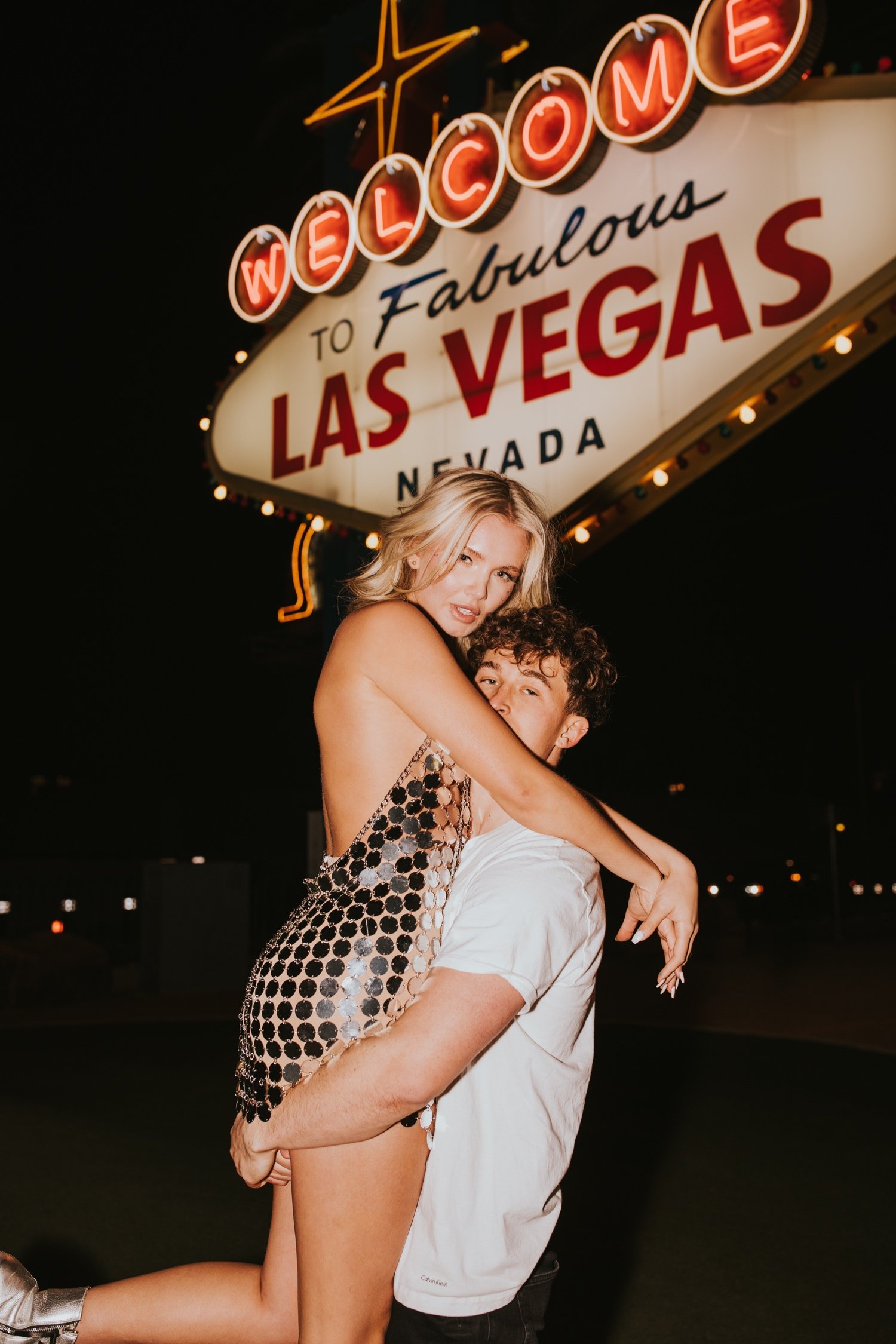 las vegas wedding photographer, las vegas wedding, welcome to las vegas sign, hudson valley wedding photographer, nevada wedding, vegas elopement, vegas, elopement photographer