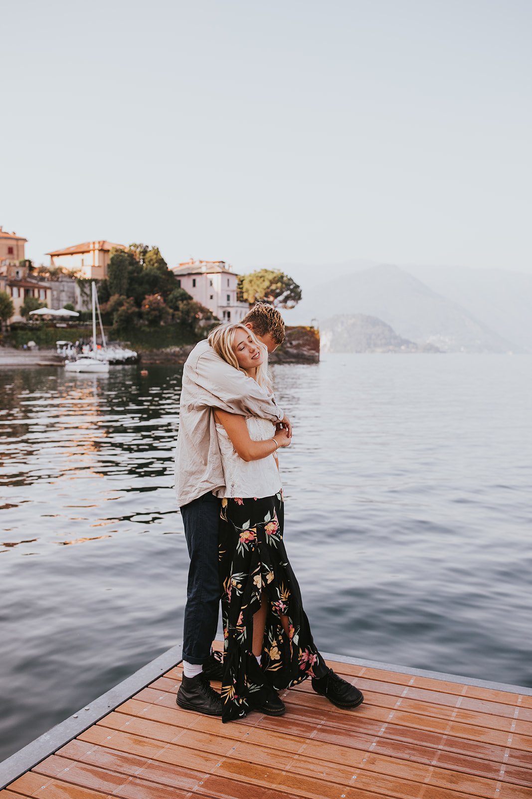 sunrise couples session in varenna, lake como couples session, lake como wedding photographer, lake como engagement photos, varenna wedding photographer, varenna engagement photos