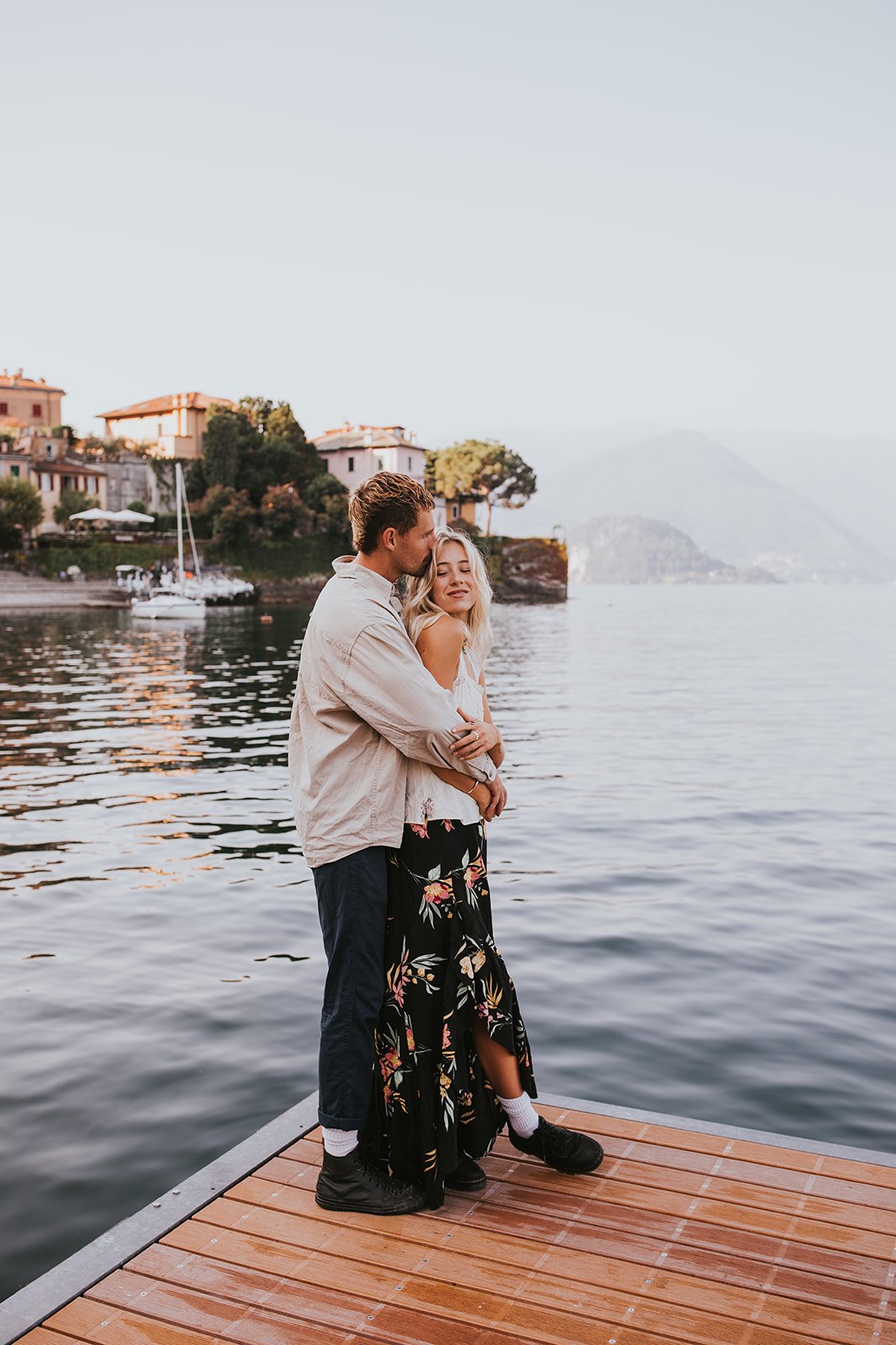 sunrise couples session in varenna, lake como couples session, lake como wedding photographer, lake como engagement photos, varenna wedding photographer, varenna engagement photos