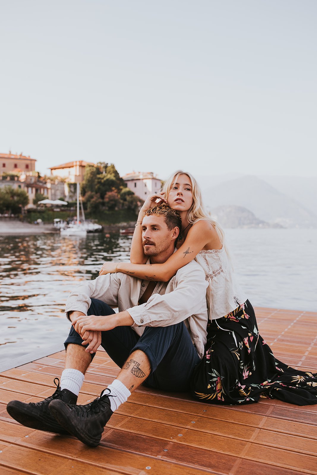 sunrise couples session in varenna, lake como couples session, lake como wedding photographer, lake como engagement photos, varenna wedding photographer, varenna engagement photos