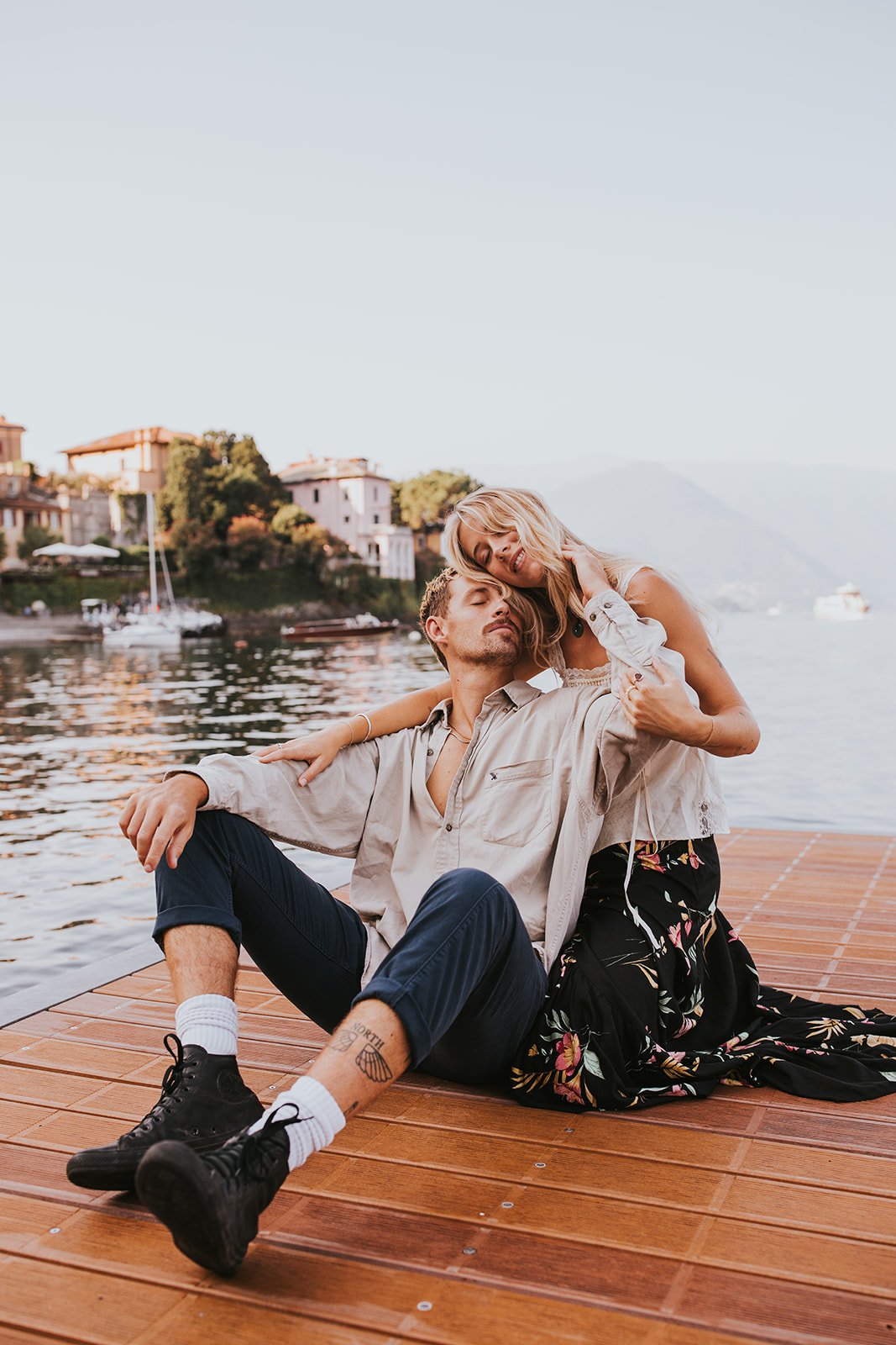 sunrise couples session in varenna, lake como couples session, lake como wedding photographer, lake como engagement photos, varenna wedding photographer, varenna engagement photos