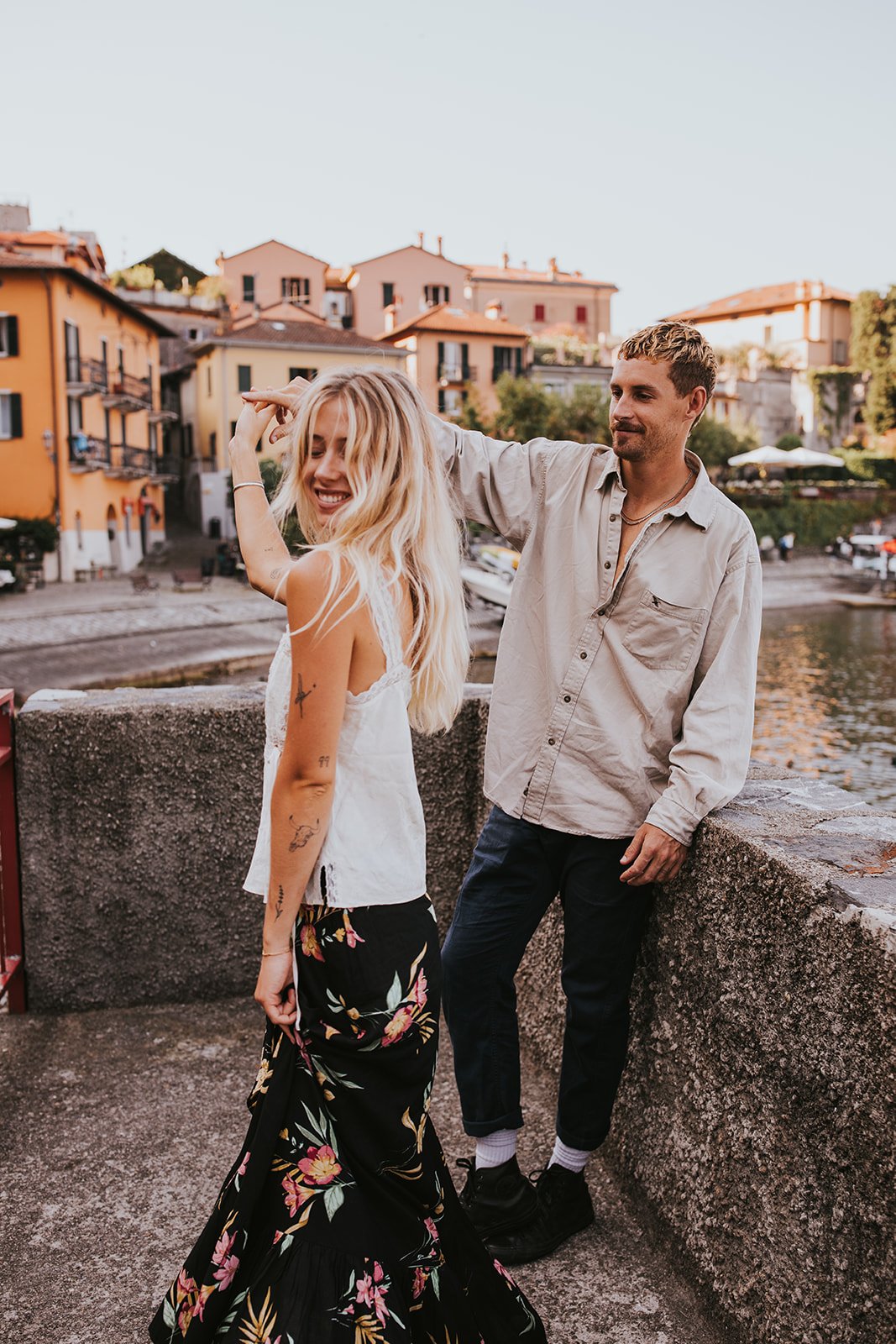 sunrise couples session in varenna, lake como couples session, lake como wedding photographer, lake como engagement photos, varenna wedding photographer, varenna engagement photos