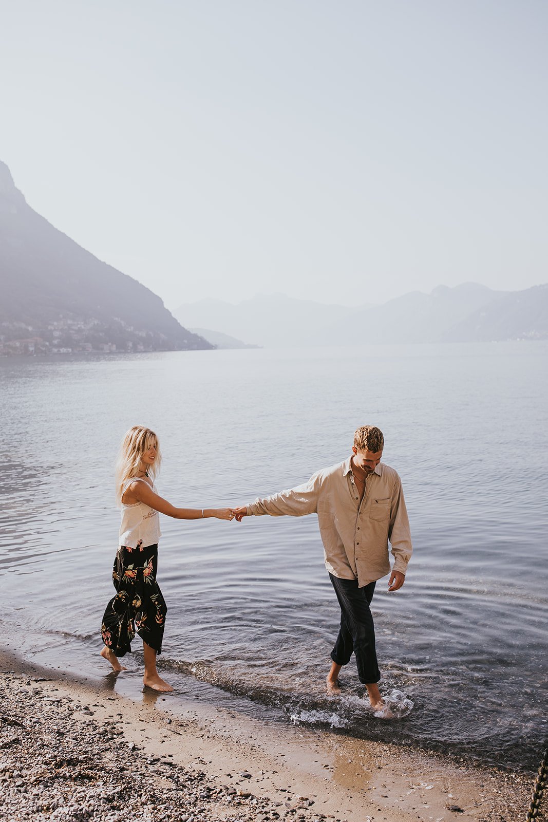 sunrise couples session in varenna, lake como couples session, lake como wedding photographer, lake como engagement photos, varenna wedding photographer, varenna engagement photos