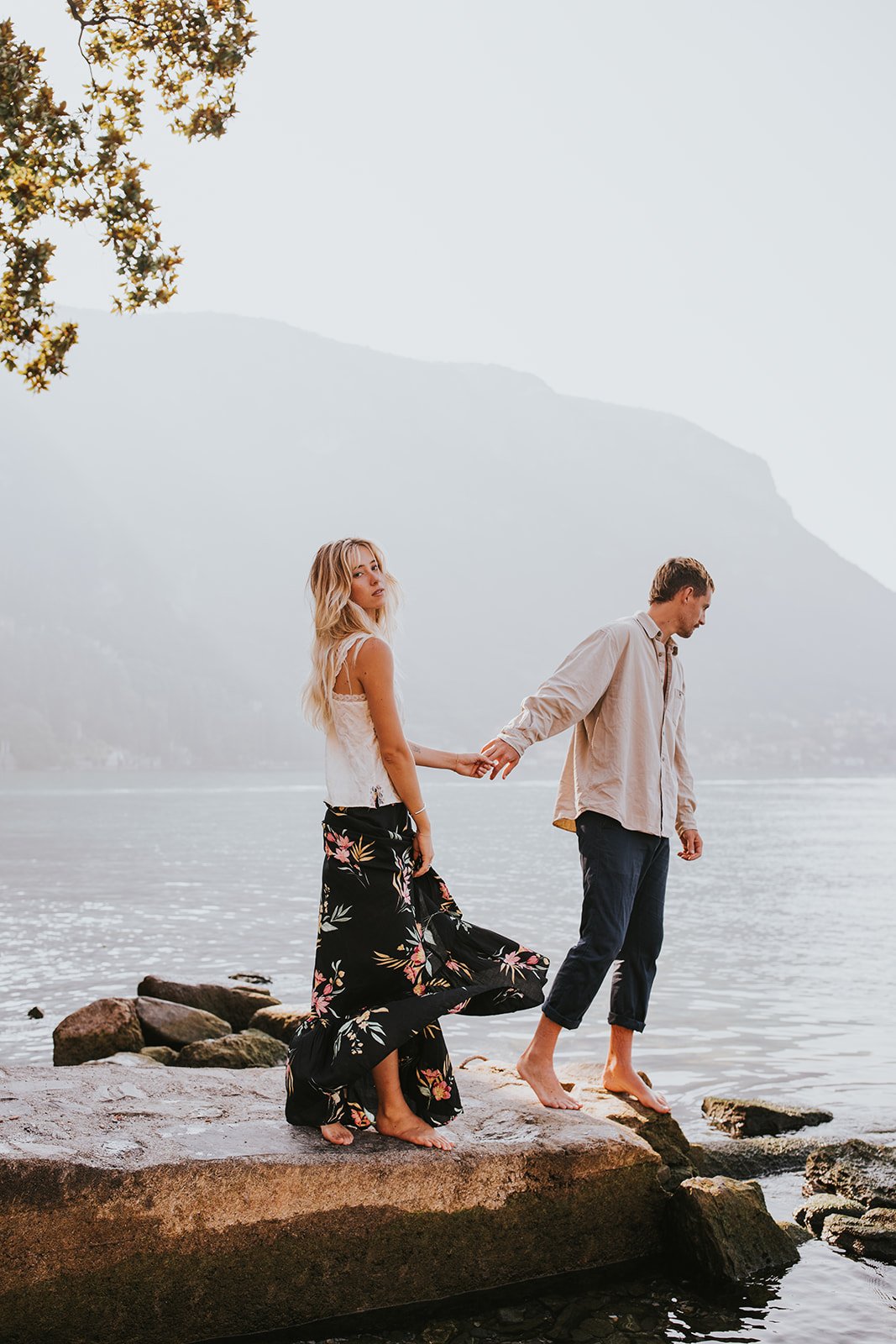 sunrise couples session in varenna, lake como couples session, lake como wedding photographer, lake como engagement photos, varenna wedding photographer, varenna engagement photos