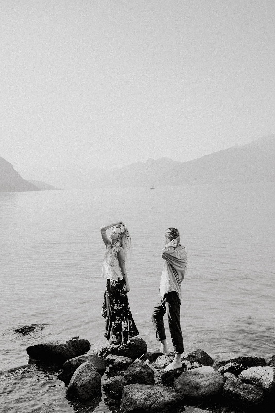 sunrise couples session in varenna, lake como couples session, lake como wedding photographer, lake como engagement photos, varenna wedding photographer, varenna engagement photos