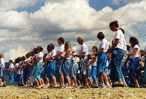 Cool Water Hula 2000, photo by Scott Atthowe