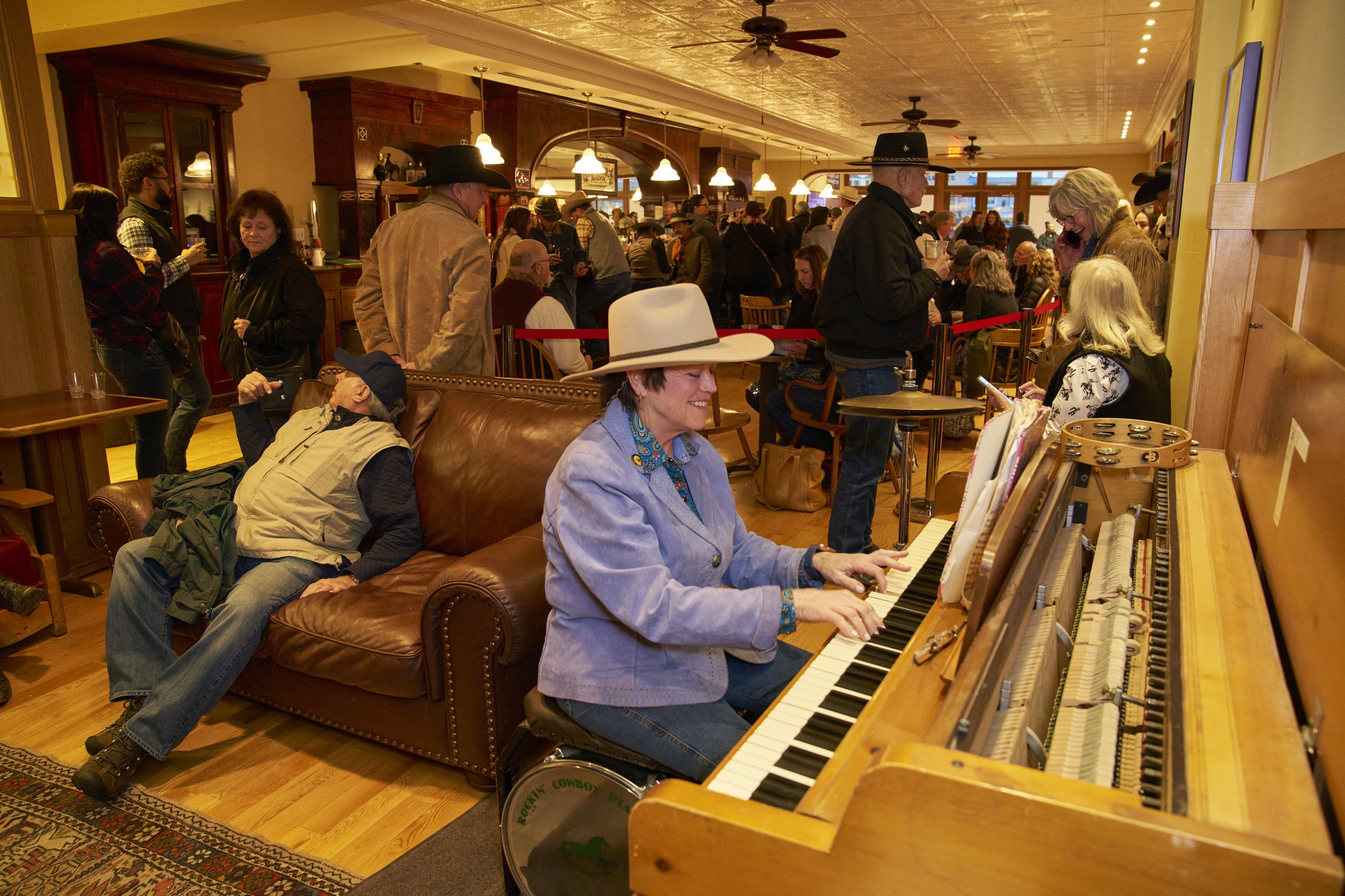 A piano player in the Fireplace Nook at the 39th. Photo by Marla Aufmuth