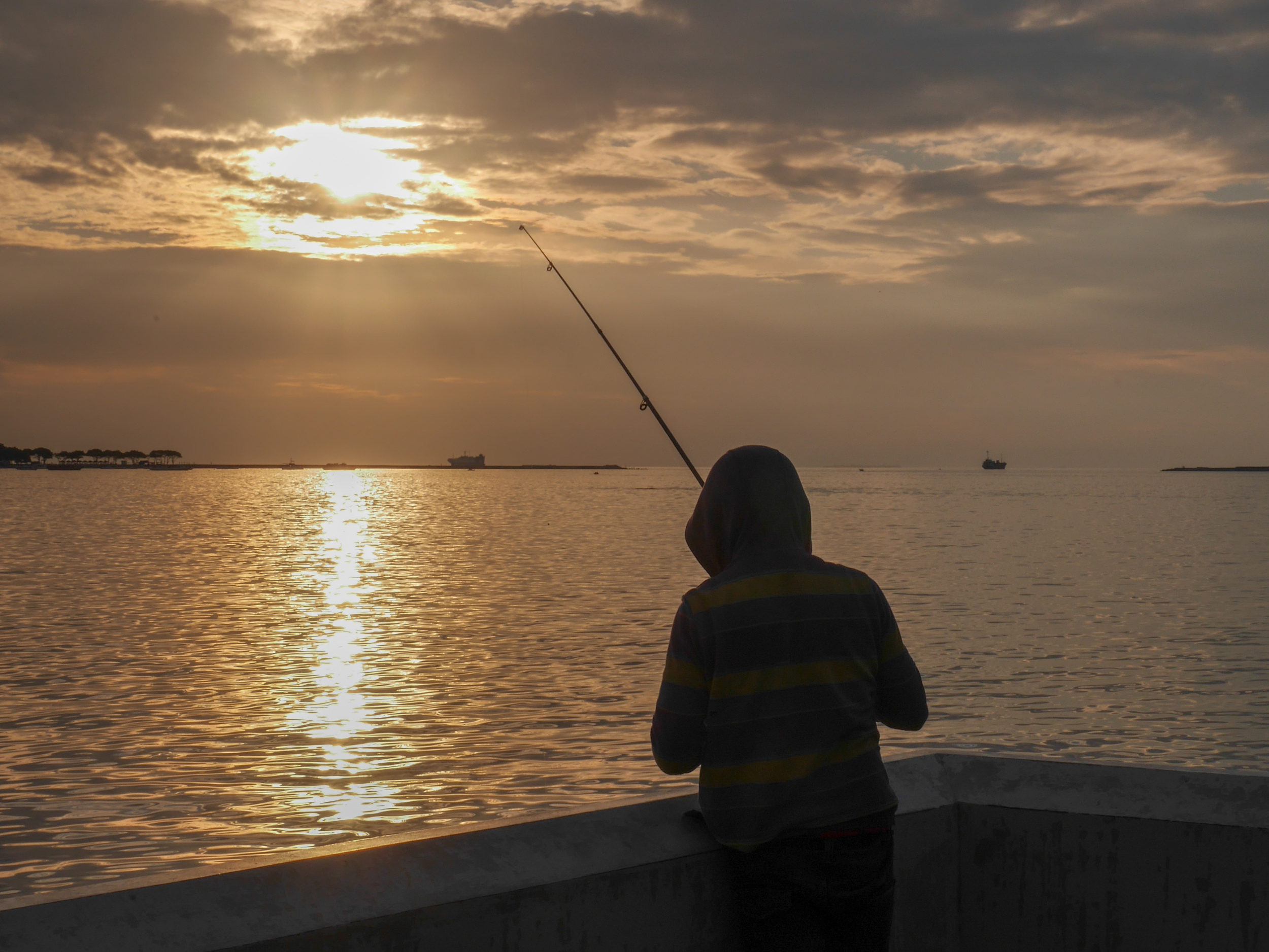      

 
     PAOTERE: GONE FISHING     Makassar, Indonesia 1 January 2015  
 






















         









































 

  
  
     

      

      
         
          
        
        

        
          
       