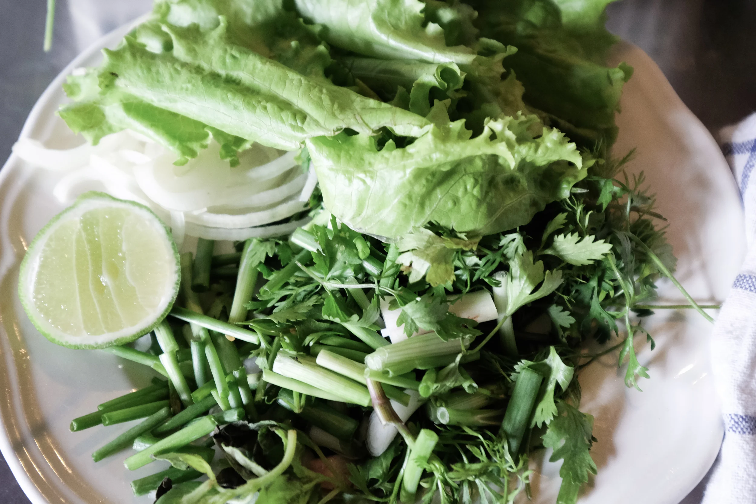      

 
     Lao &amp; Proud:&nbsp;A cooking class on the Nam Ou     10 January 2015  
 






















         

 
   We love to cook.  Let’s try that again.  Carol loves to cook and Marc loves that Carol loves to cook.  Because it actually