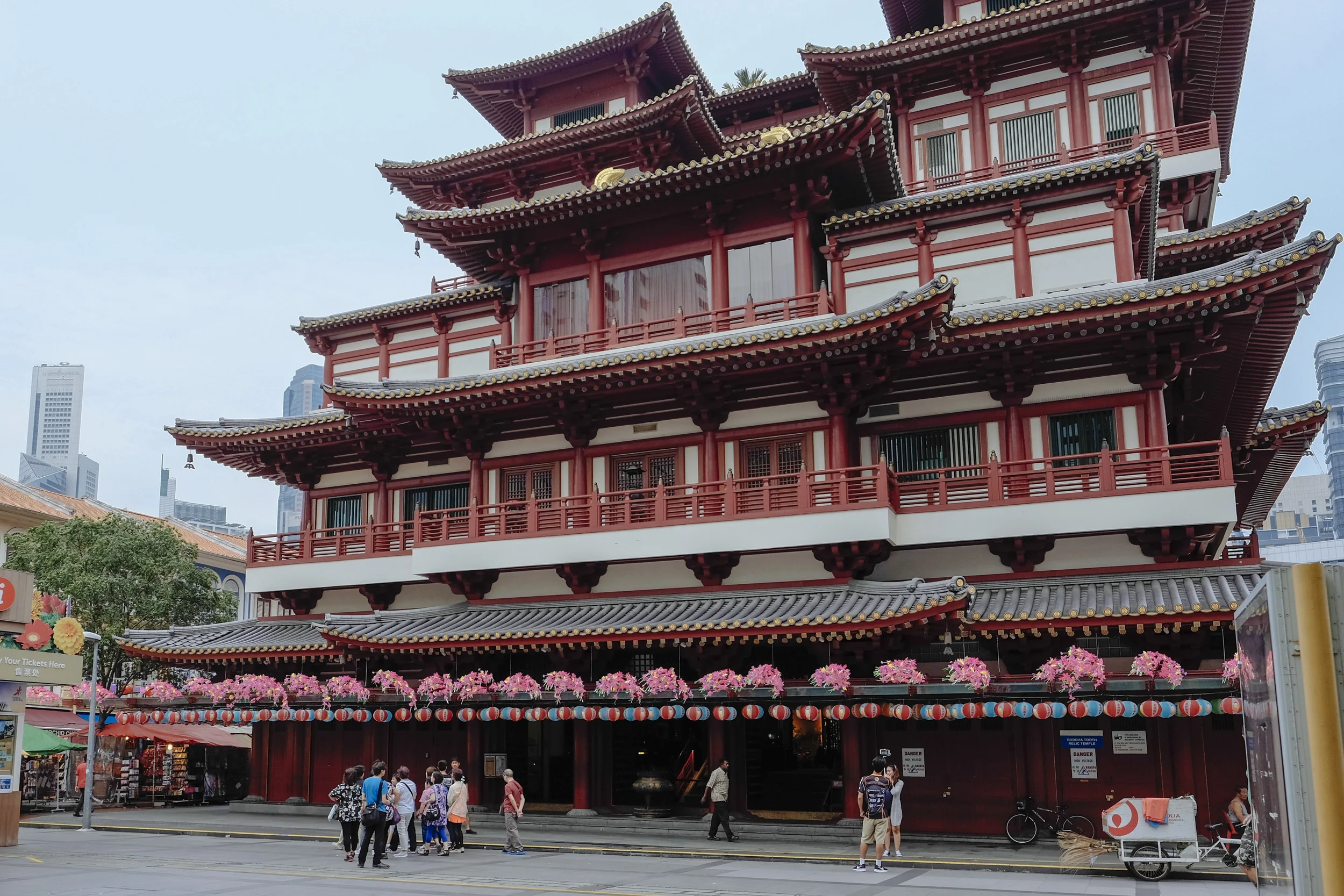 The Buddha Tooth Relic Temple in Chinatown
