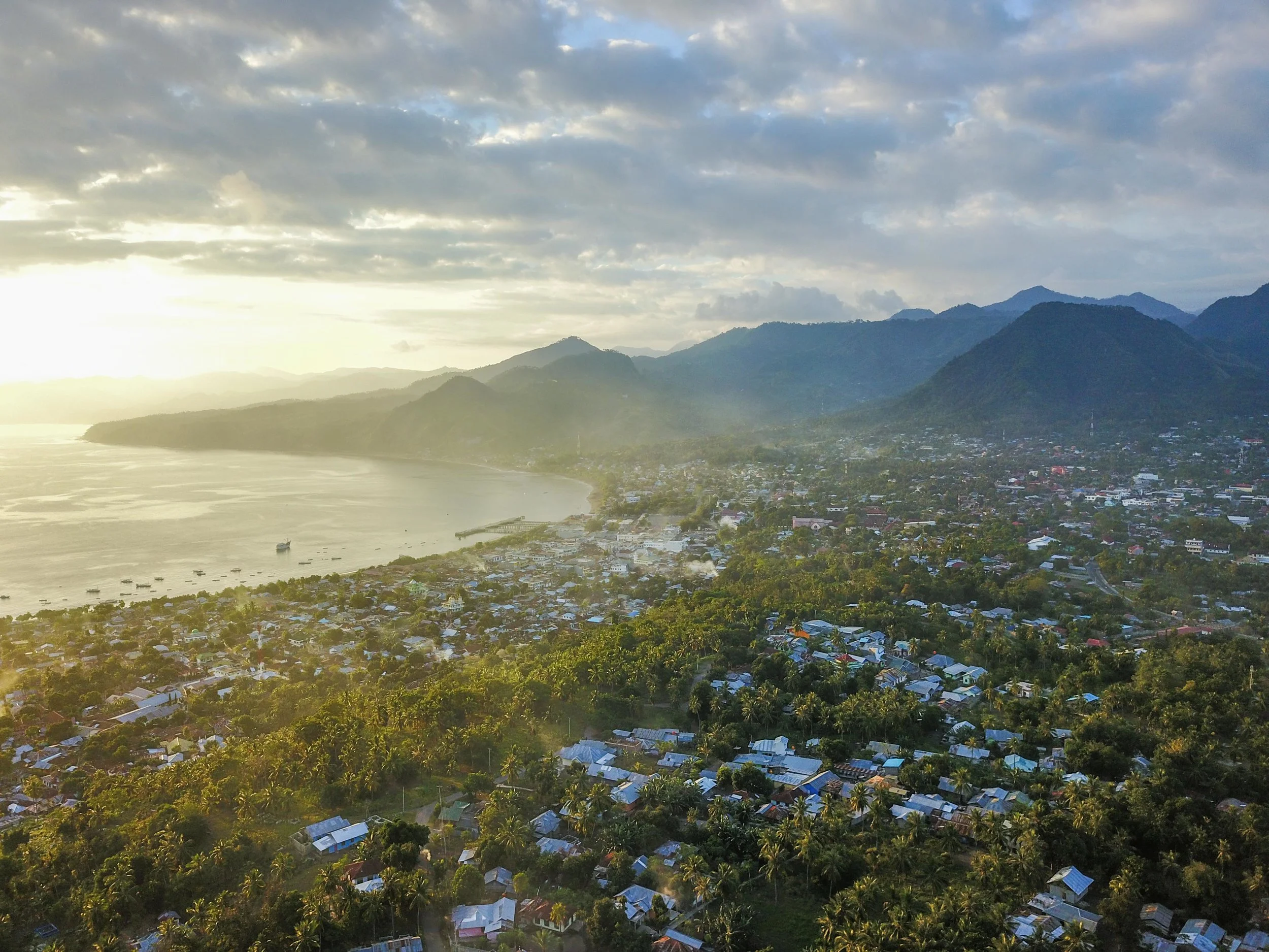 The town of Ende, with the Suva Sea in the background