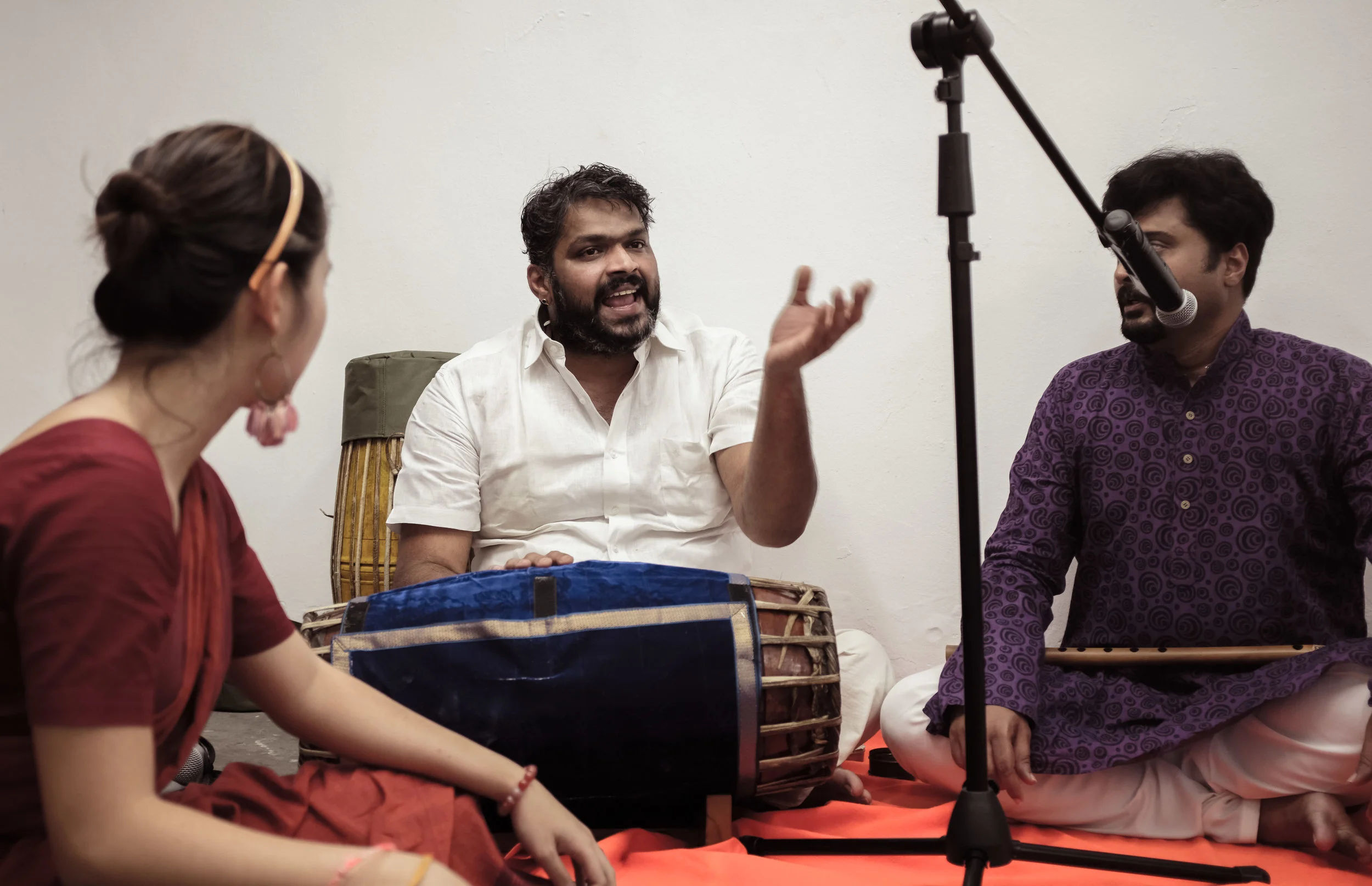 Master mridangam tutor, Tripunithura Sreekanth of the Singapore Indian Fine Arts Society, taking workshop attendees through the, literally, one-two-three-four’s of basic Carnatic beats. Photo: Mackerel