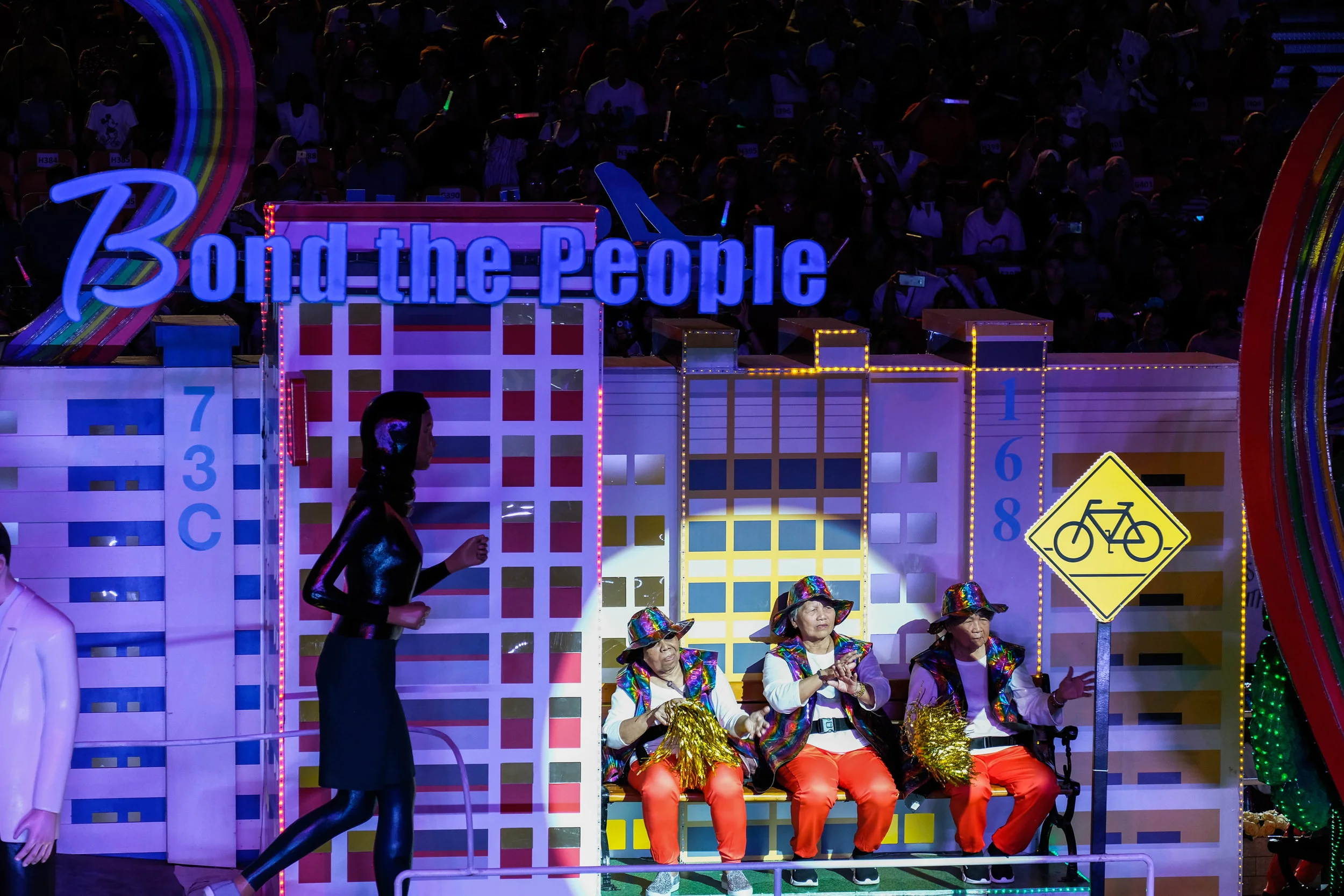 The participants in the parade seemed to be made up mostly of young people and all the aunties in Singapore. Even the elderly were roped in. They looked about as elated as people who had just checked their Toto draw results and didn’t win anything.