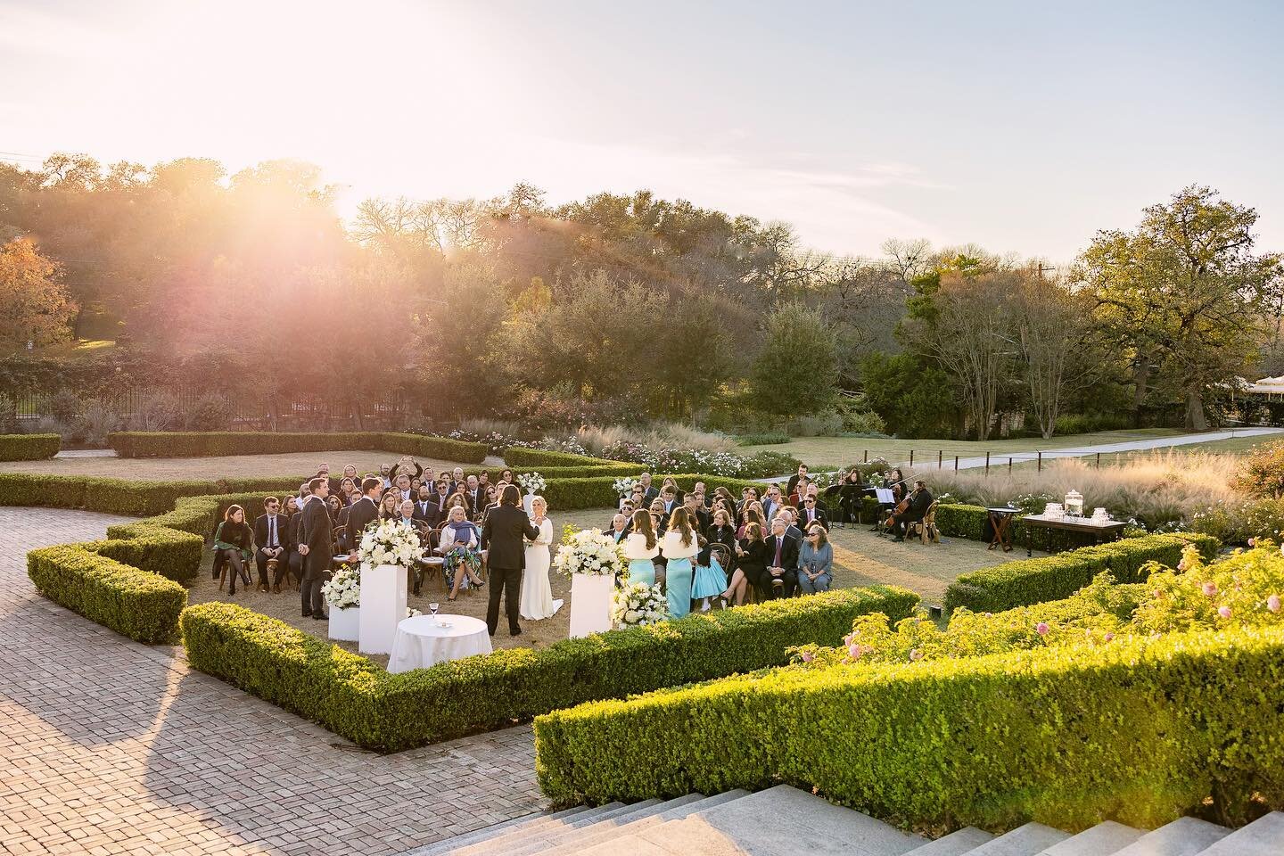 Sunset in the gardens at @commodoreperryauberge. 🤤#sneakpeek 

Planning and coordination: @36thstreetevents 
Ceremony and reception: @commodoreperryauberge 
Floral: @nativebloomfloral 
MUAH: @missionstylehouse 
Music: DJ Jesse J
String quartet: @ter