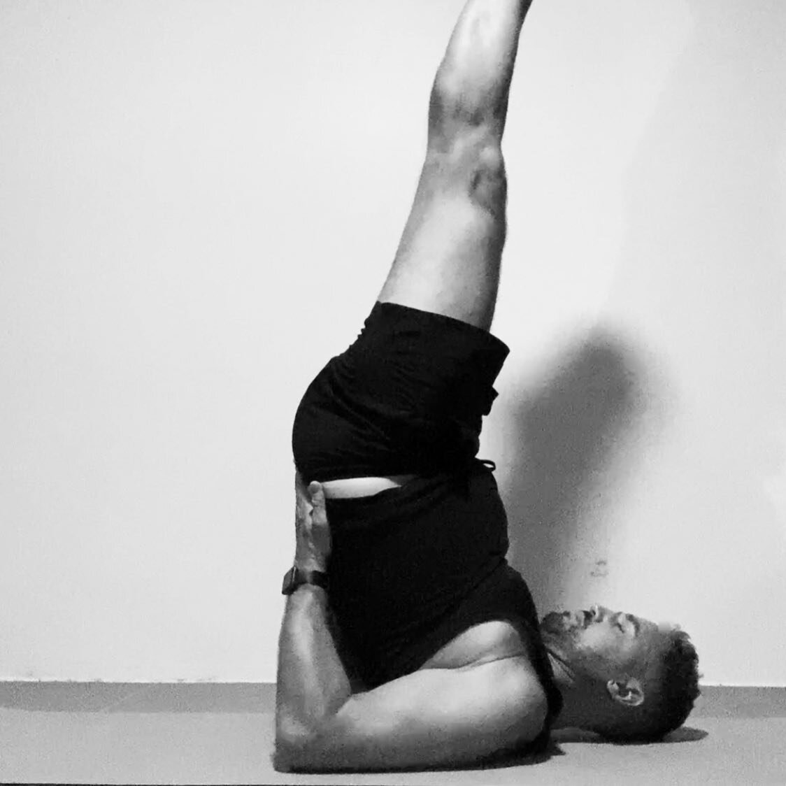 UPSIDE DOWN FUN WEEK

Shoulder stand

Inspired by @mageesy and @empoweredyoga 

#empoweredyogapose 
#empoweredpose