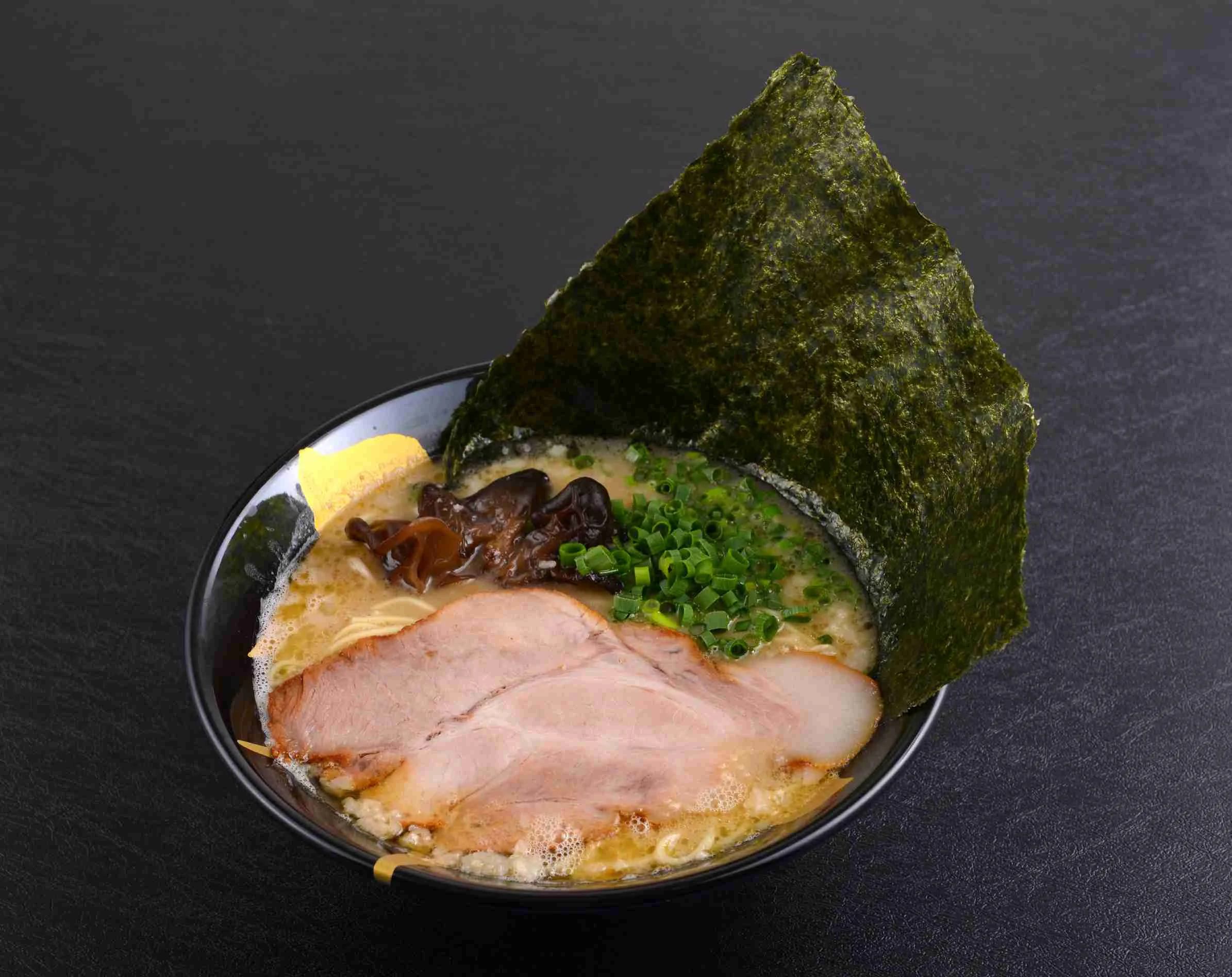 Tonkotsu Ramen with Japanese Seaweed ($12.90)