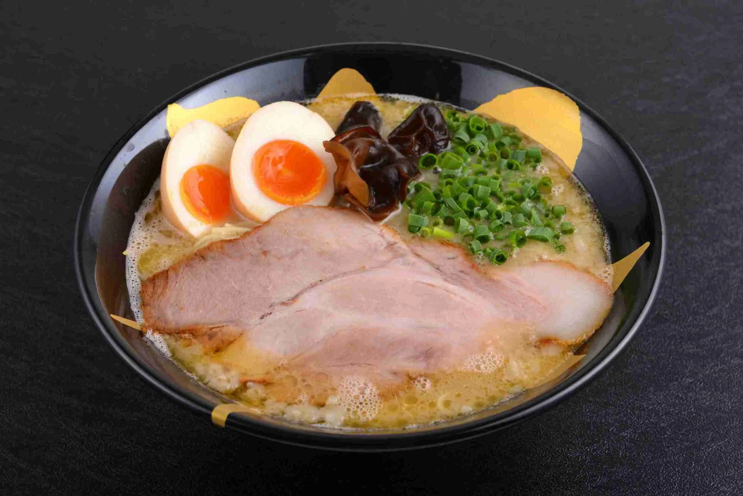 Tonkotsu Ramen with Flavoured Egg ($13.90)