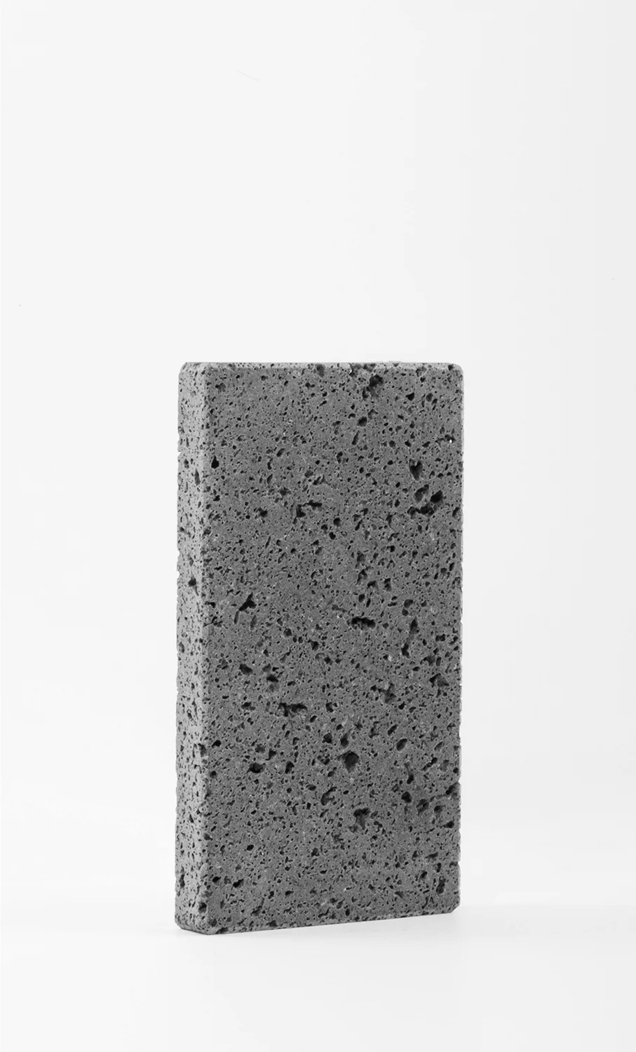 Pierre de lave grise. Grey lava stone.