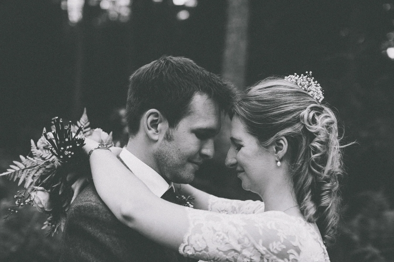 Alternative_wedding_photographer_scotland_borders_mabie_forest-55.jpg