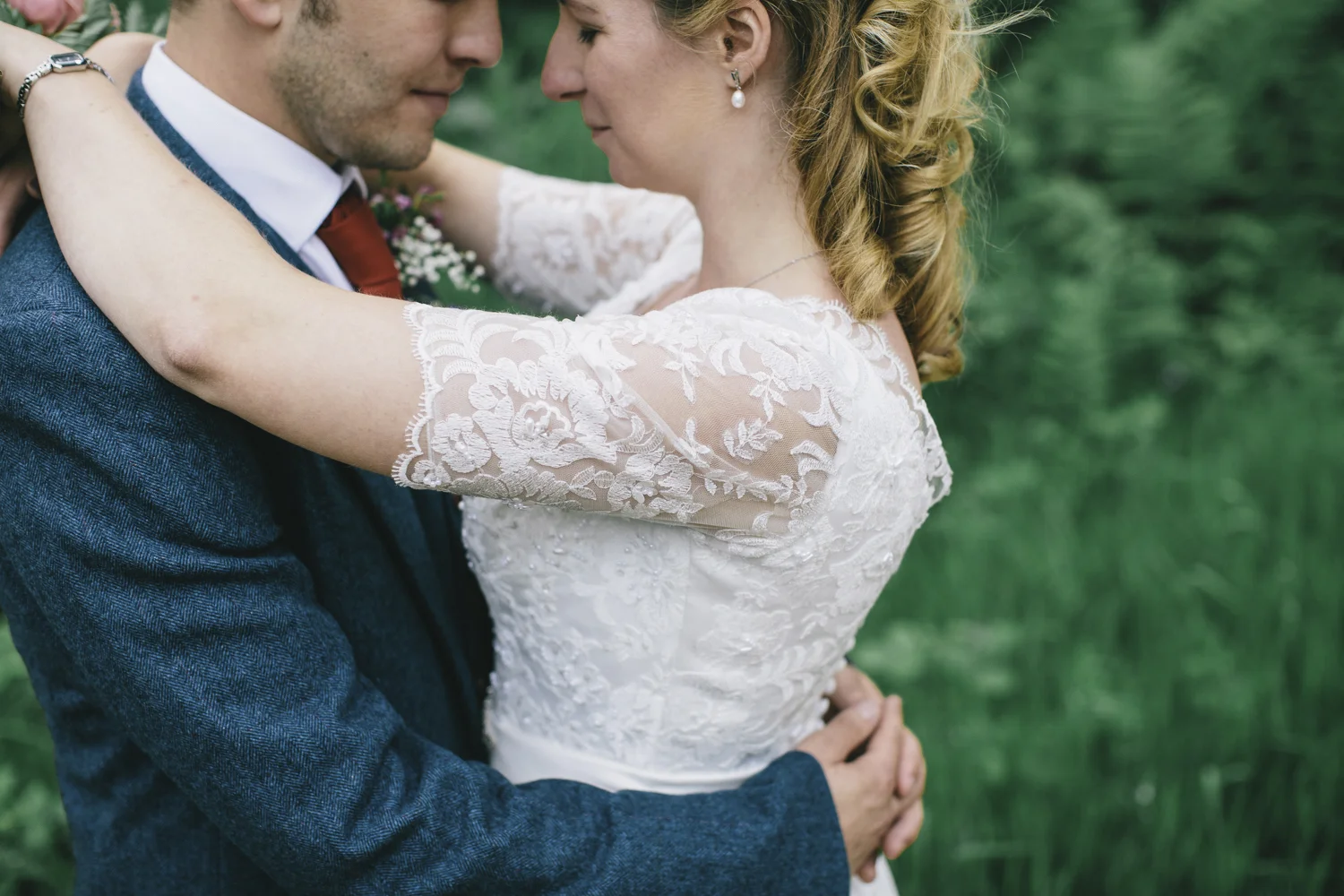 Alternative_wedding_photographer_scotland_borders_mabie_forest-56.jpg