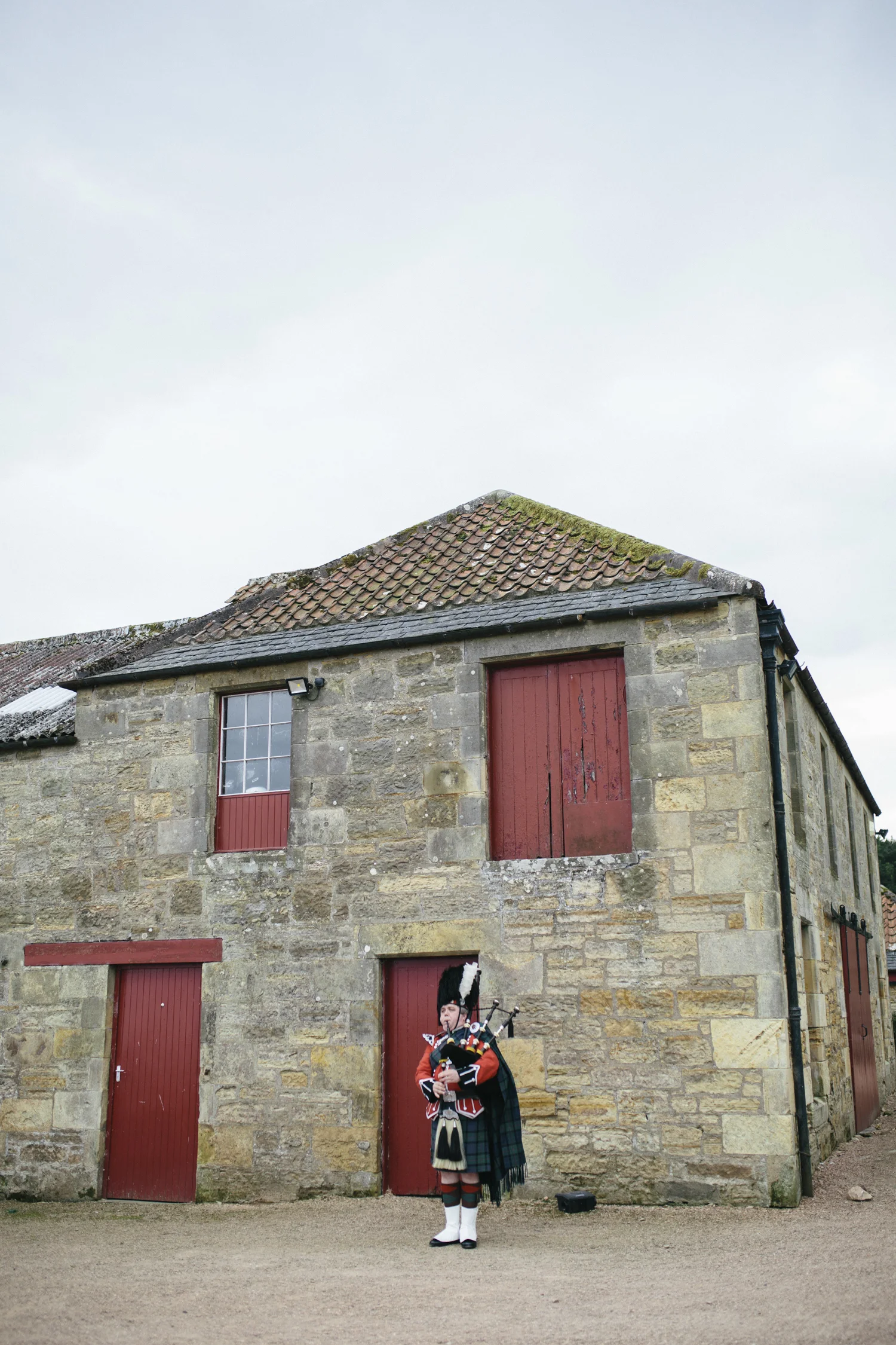 Alternative_wedding_photographer_scotland_fife_standrews_kinkell-16.jpg