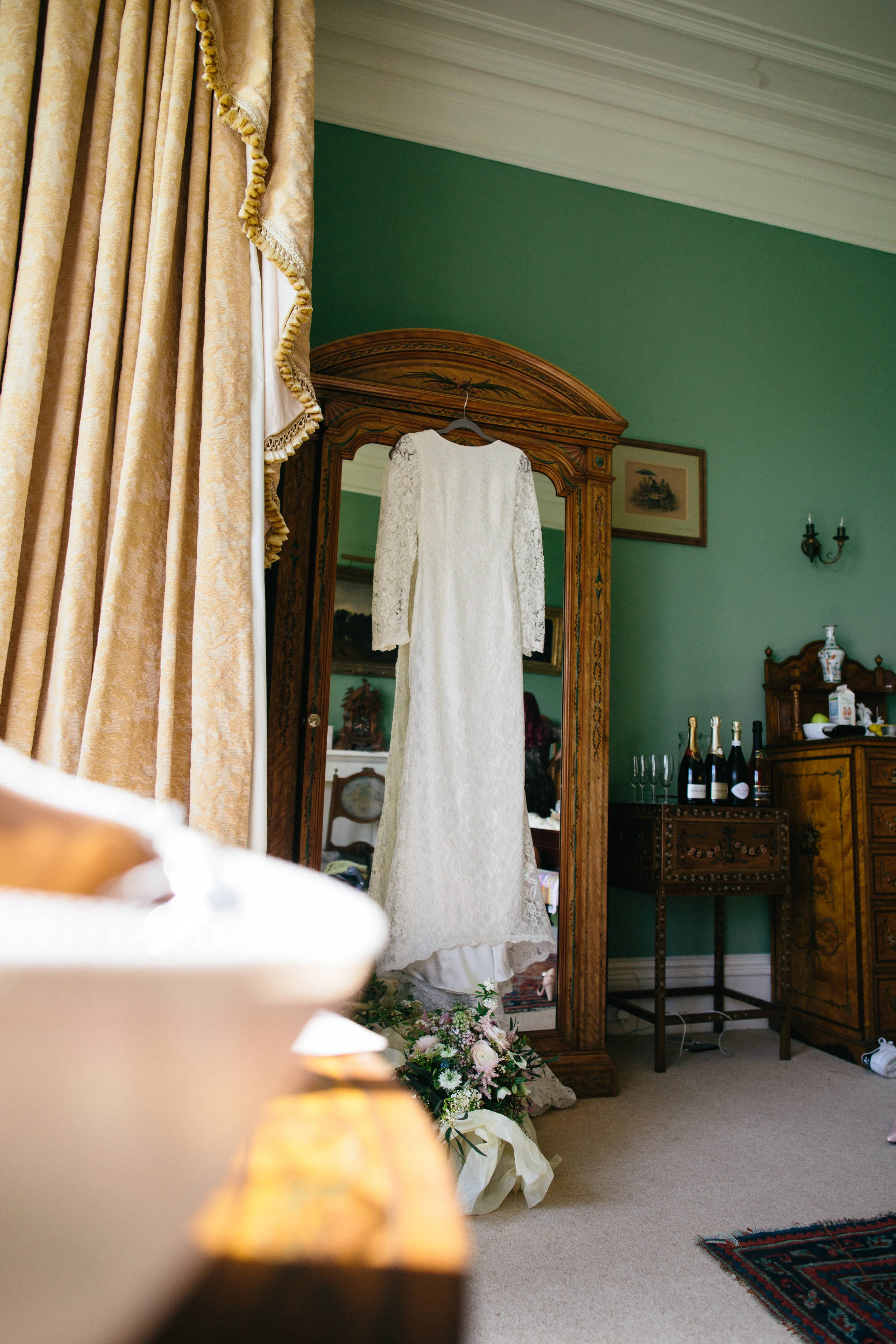 Quirky Natural Wedding Photographer Errol Park 003.jpg