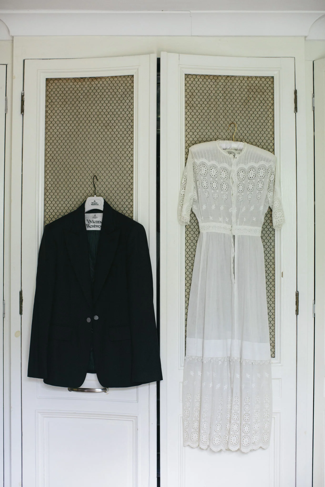 Quirky Wedding Photographer Scotland Glasgow Edinburgh Mirrorbox 007.jpg
