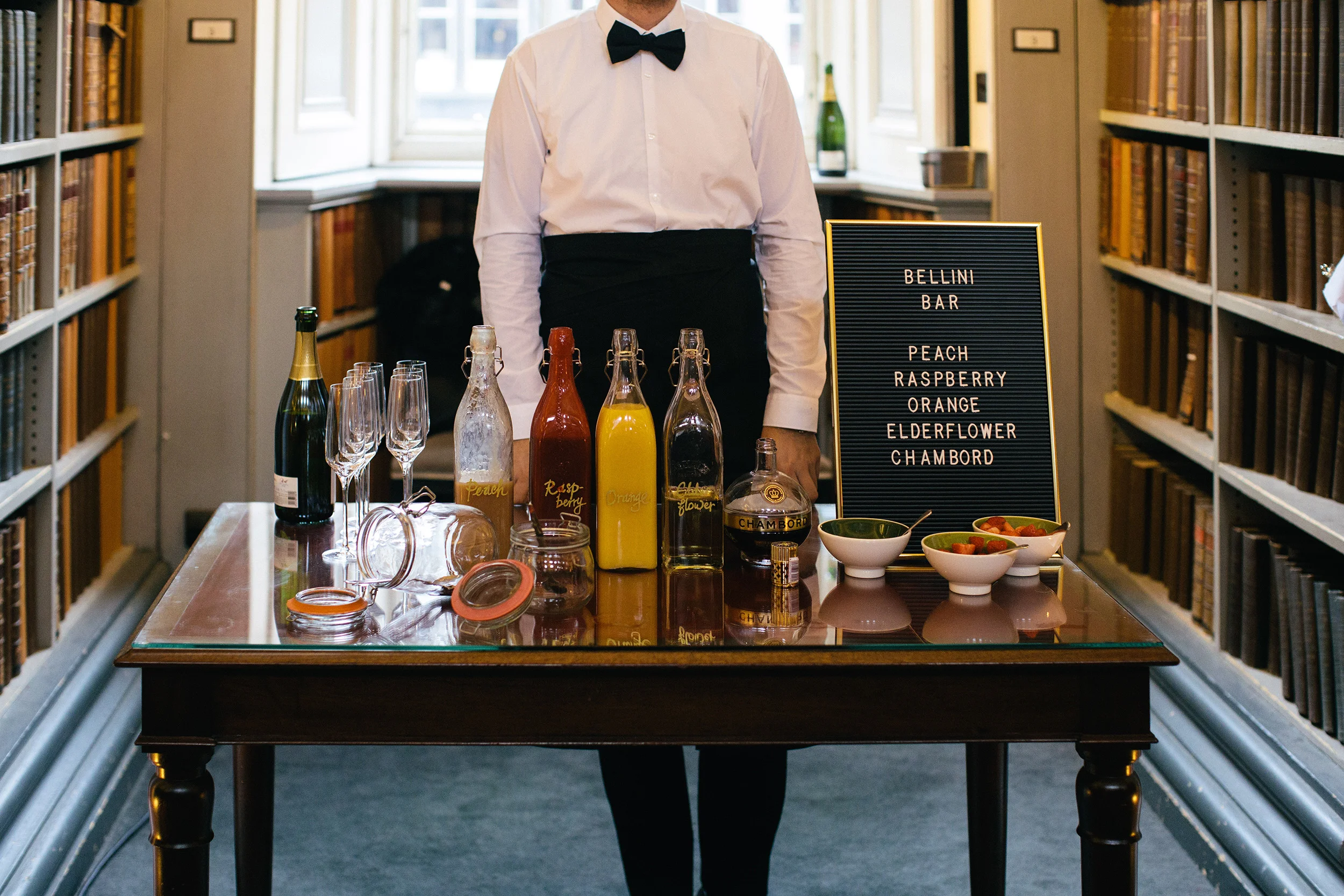 Quirky Wedding Photographer Scotland Glasgow Edinburgh Mirrorbox 032.jpg