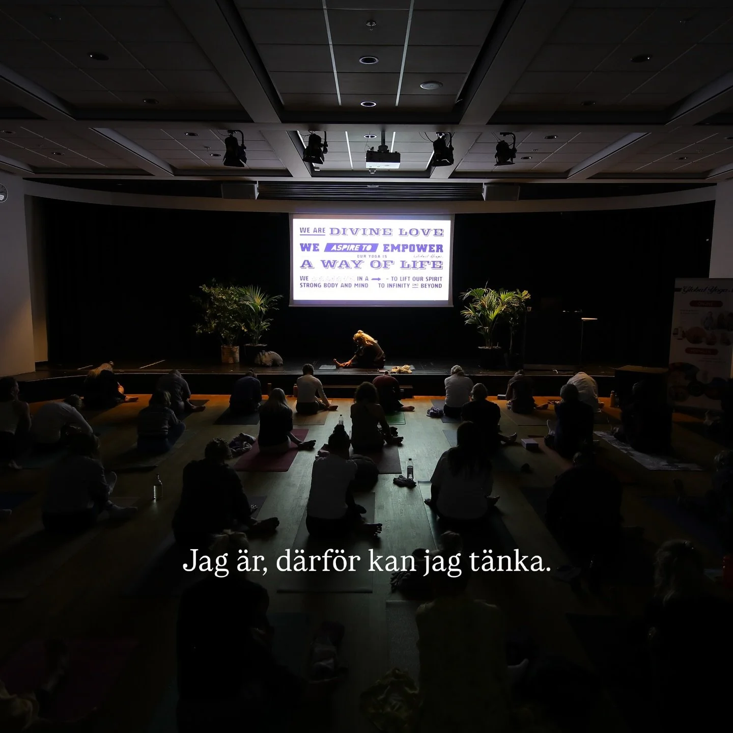 Jag &auml;r, d&auml;rf&ouml;r kan jag t&auml;nka ❤️🧠.
En p&aring;minnelse till dig som yogal&auml;rare.

Din n&auml;rvaro kommer alltid f&ouml;re dina ord.

Martin Heidegger v&auml;nde p&aring; hela den v&auml;sterl&auml;ndska id&eacute;n om m&auml;