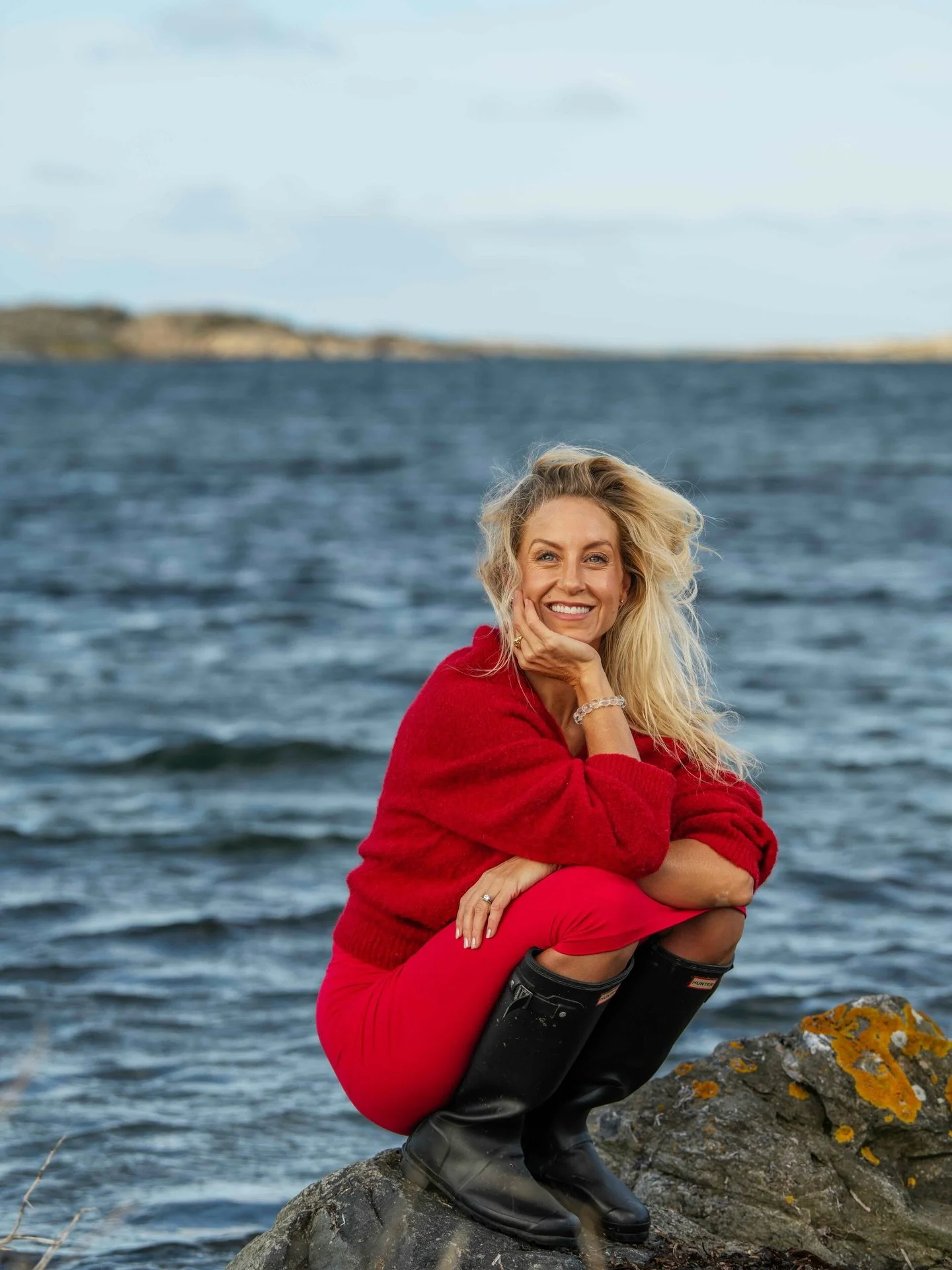 God jul ❤️ Om du fortfarande l&auml;ser &auml;r det h&auml;r till dig. Du som klickat f&ouml;lj, som skickar hj&auml;rtan, delar med dig av ditt liv, roliga rullar, s&aring;nt du tror jag skulle gilla. Taggar mig med bild p&aring; boken, vad hon ger 