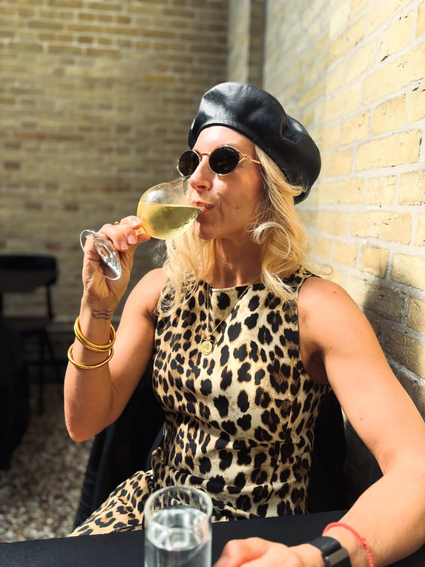 Fredag den 13:e 🃏&spades;️🐆

M&aring;nga s&auml;ger att det &auml;r en otursdag. Men egentligen har talet 13 l&auml;nge varit ett tal f&ouml;r f&ouml;r&auml;ndring och r&ouml;relse. M&aring;nen r&ouml;r sig ungef&auml;r 13 cykler runt jorden varje 