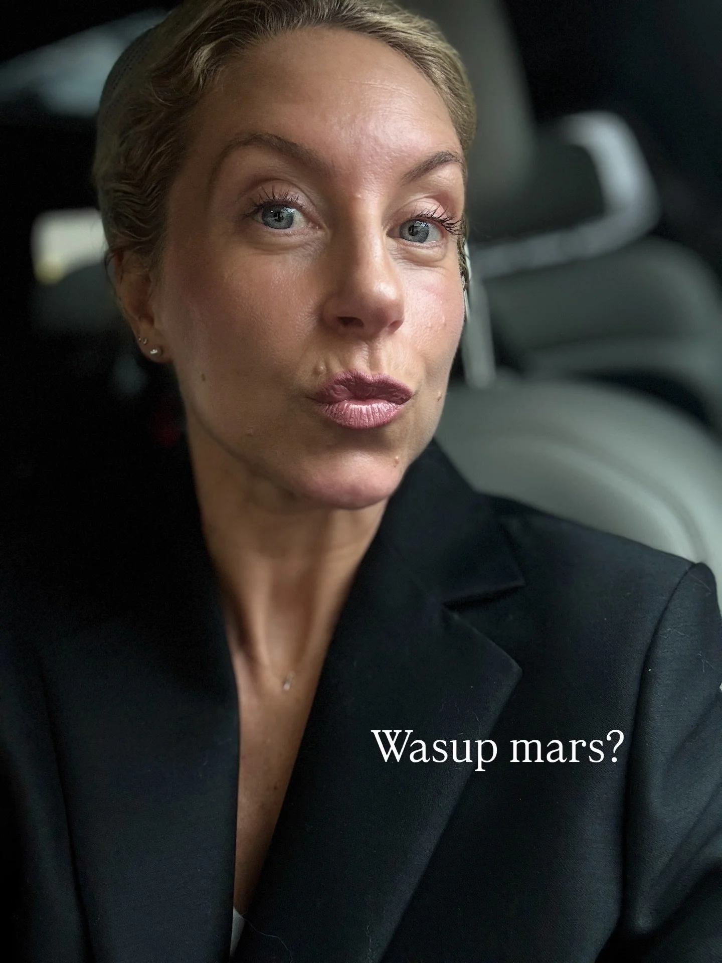 Varje m&aring;nad delar jag en slinga i WhatsApp, h&auml;r &auml;r delar av mars💋

Vi vill s&aring; g&auml;rna veta.
Jag vill g&auml;rna veta.

Men jag m&aring;r alltid b&auml;ttre n&auml;r jag vilar i tilliten till att jag inte vet allt. Jag har in