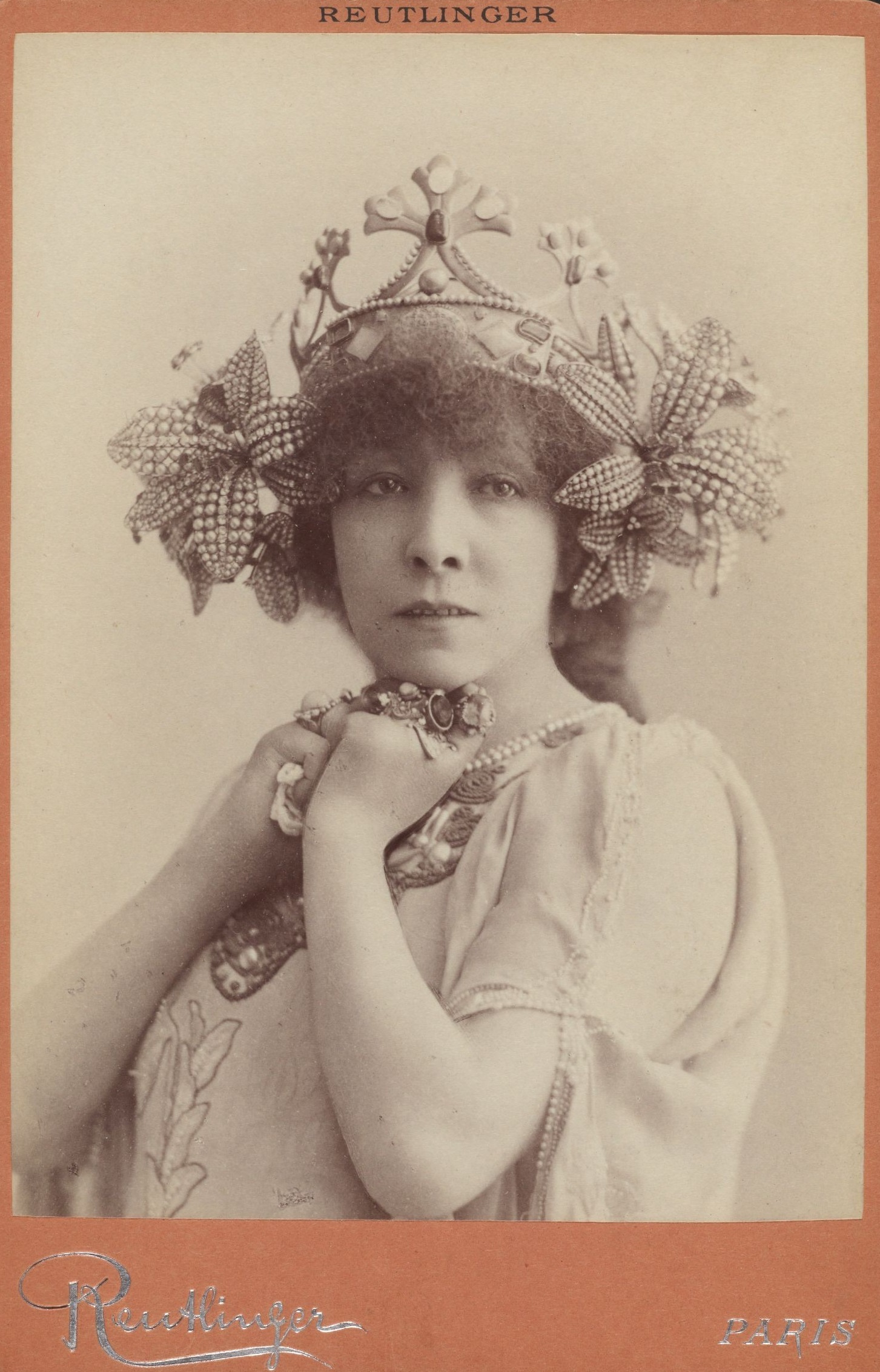 Harvard_Theatre_Collection_-_Sarah_Bernhardt,_La_Princesse_Lointaine,_TC-2.jpg