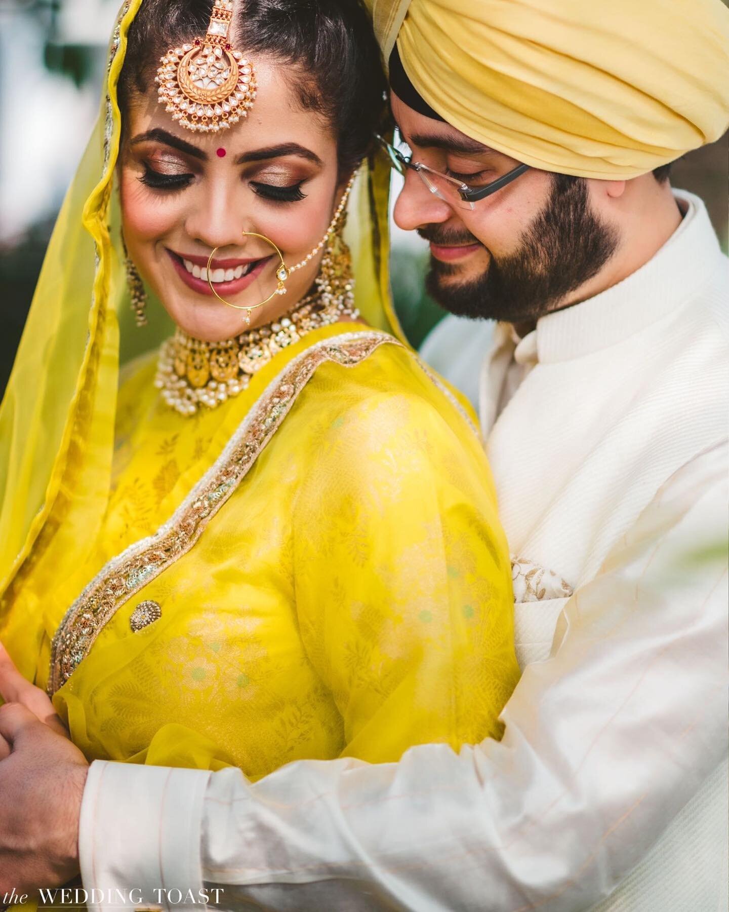 Akshita &amp; Akash, Delhi
A beautiful day at their gurudwara wedding in Delhi.

Shot by : @theweddingtoast.in 
Shot with : @nikonindiaofficial @nikonasia 
Makeup &amp; hair : @muahbysakshi 
Outfit : @raw_mango 
Jewellery : heirloom@bridal jewellery 