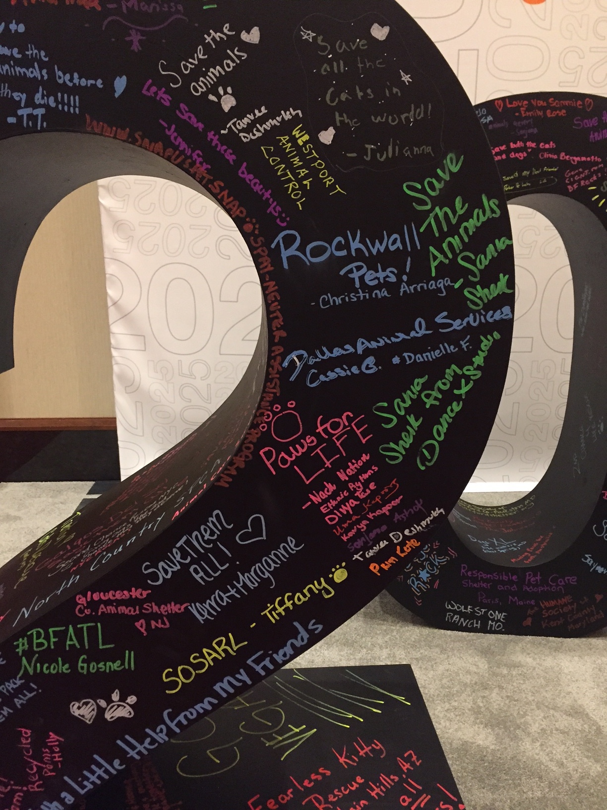 We LOVED the idea behind the 2025 statue - that we can have a no-kill nation in < 10 years! Rescuers left notes in honor of colleagues, past rescue animals, as well as inspiring quotes!