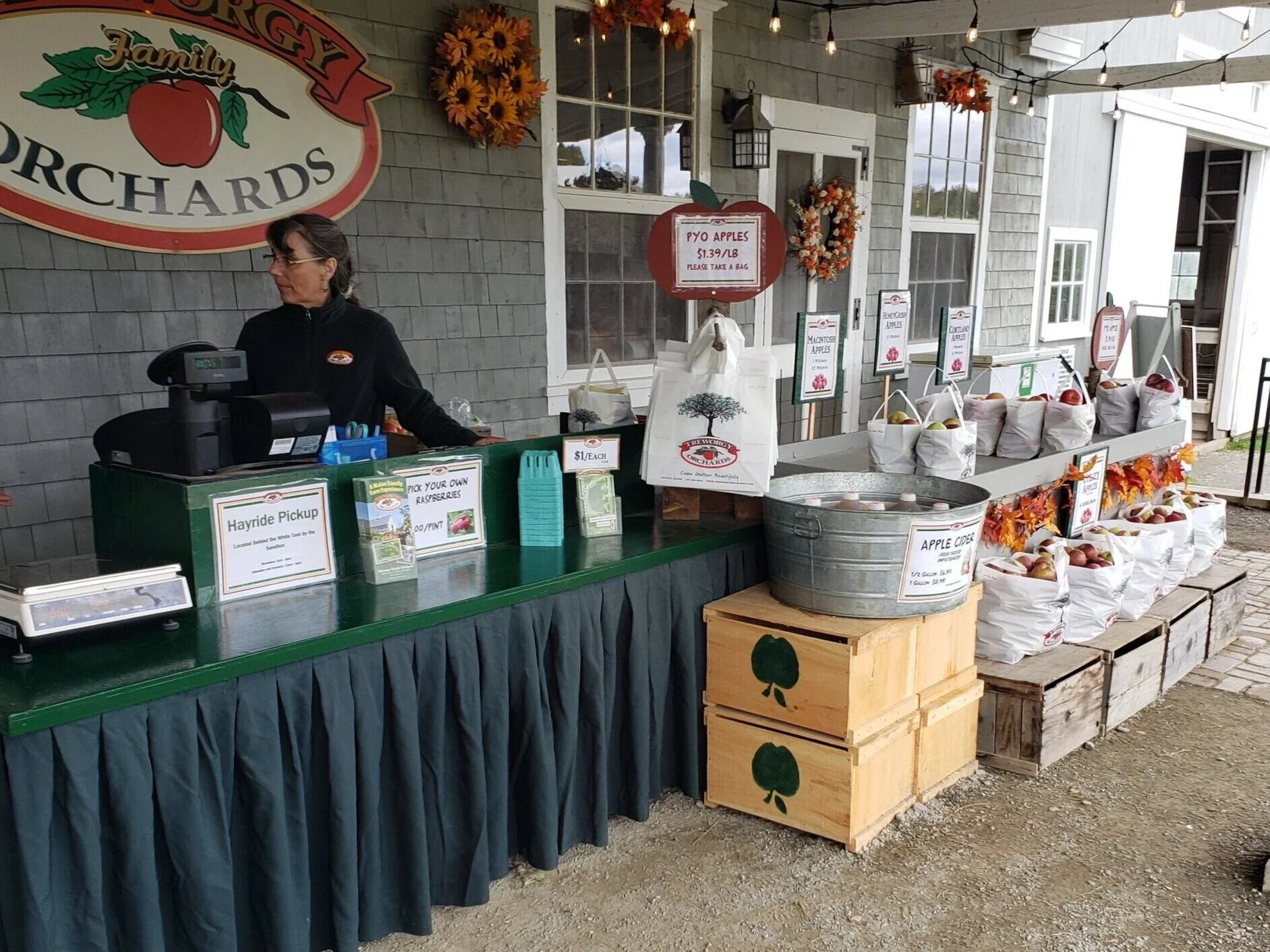 Retail counter and farmer