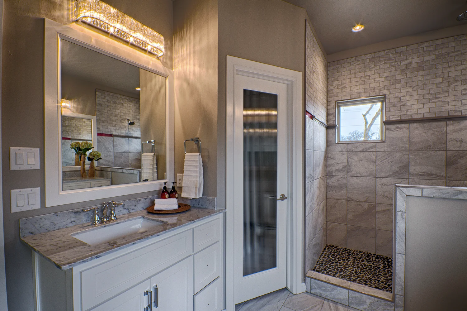 007_Master Bath b.jpg