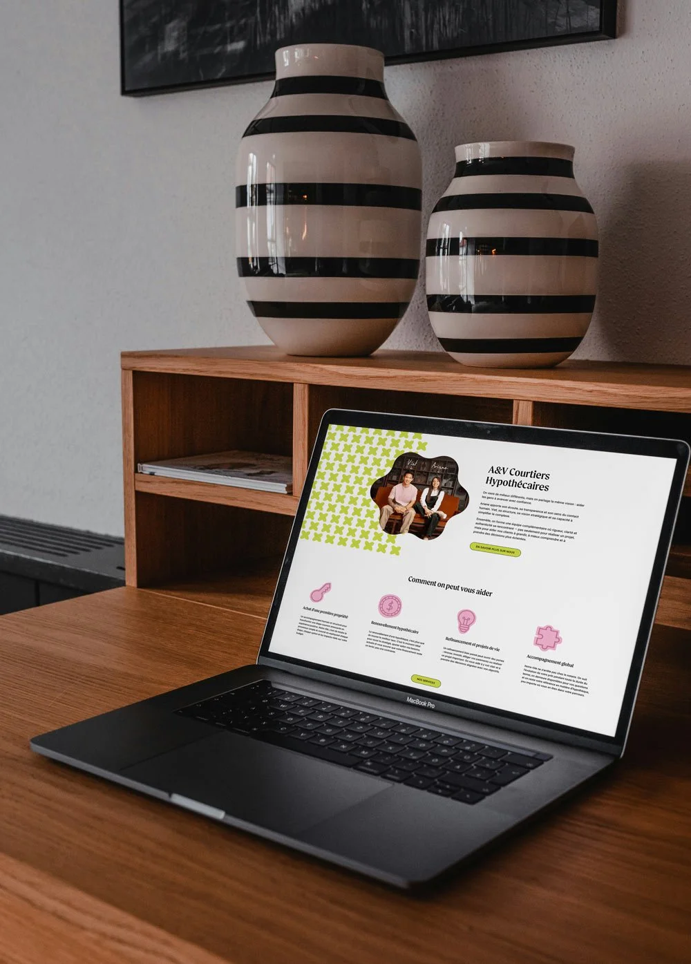 Scrolling through homepage website