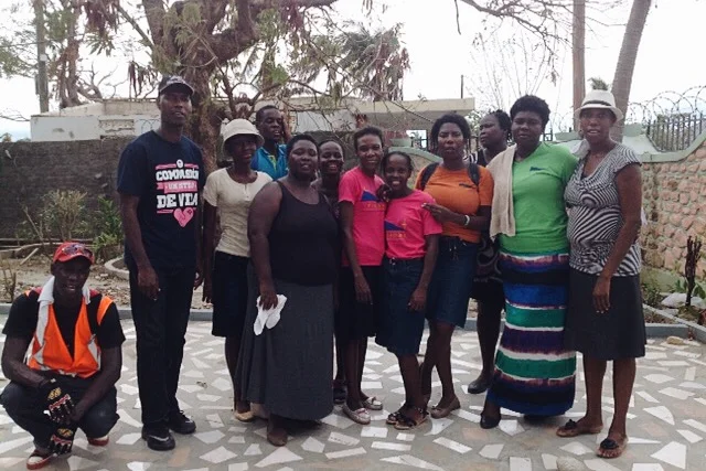 The team of volunteers that facilitated the distribution 