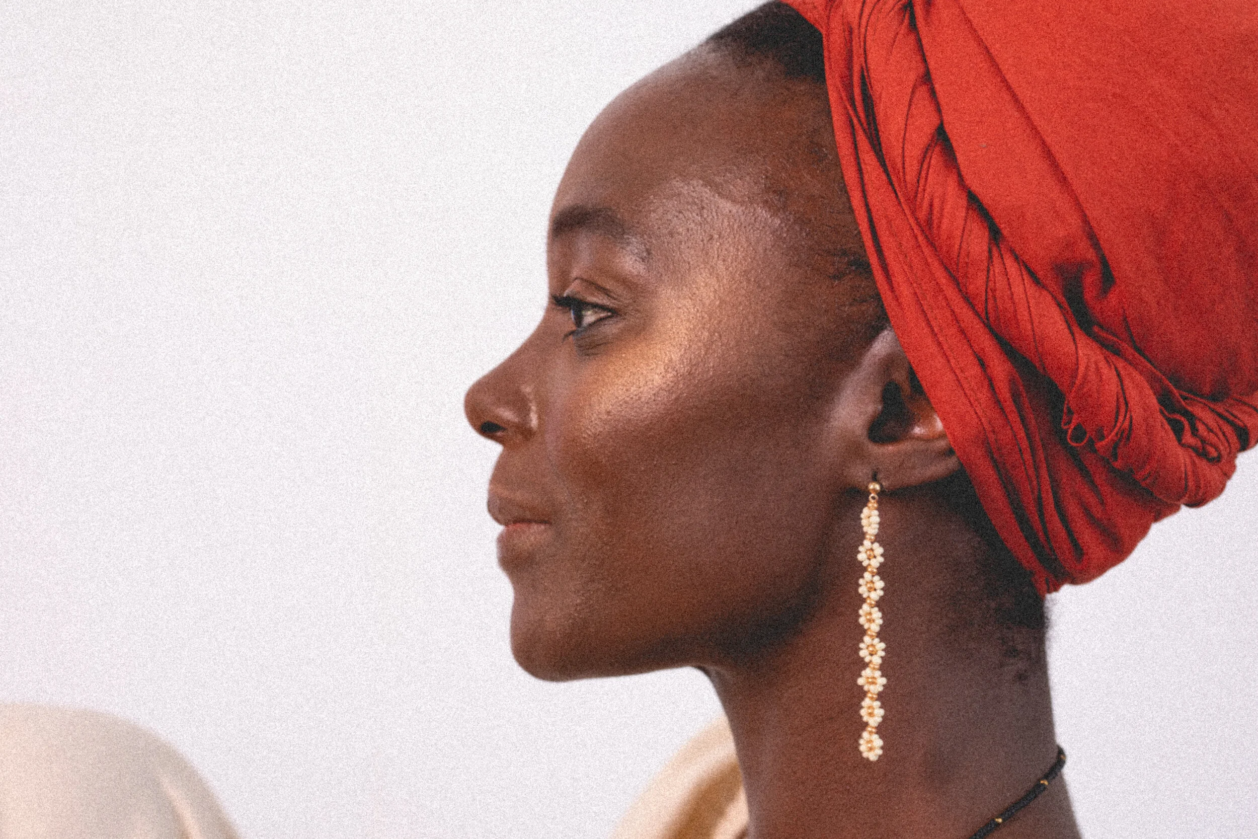 Nathalie Daisy Chain Earring Profile.jpg