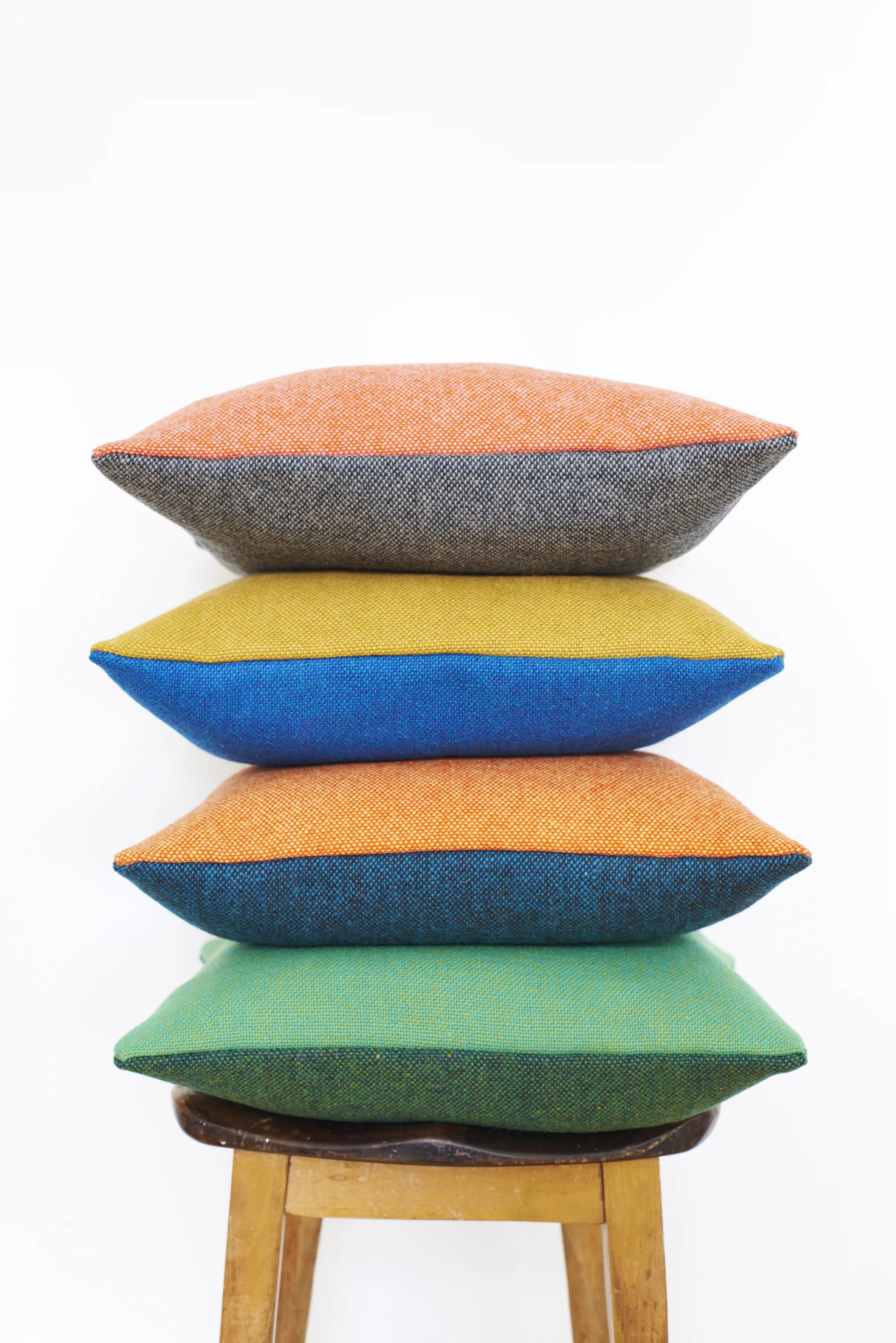 Lane – Twin Tone Tweed Cushions 02 – James Gardiner