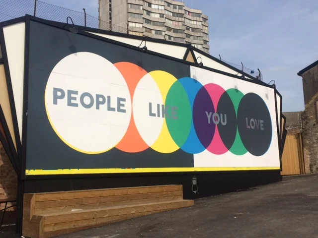 EDITION 1/6 MURAL-BY-THE-SEA 'PEOPLE LIKE YOU LOVE' BY JACOB LOVE