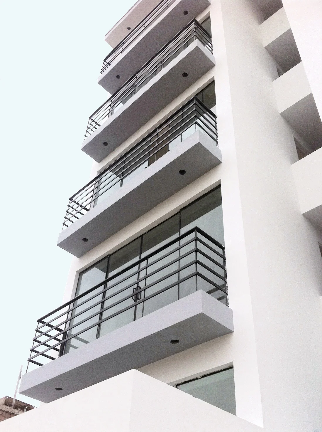 DETAIL OF STREET FAÇADE
